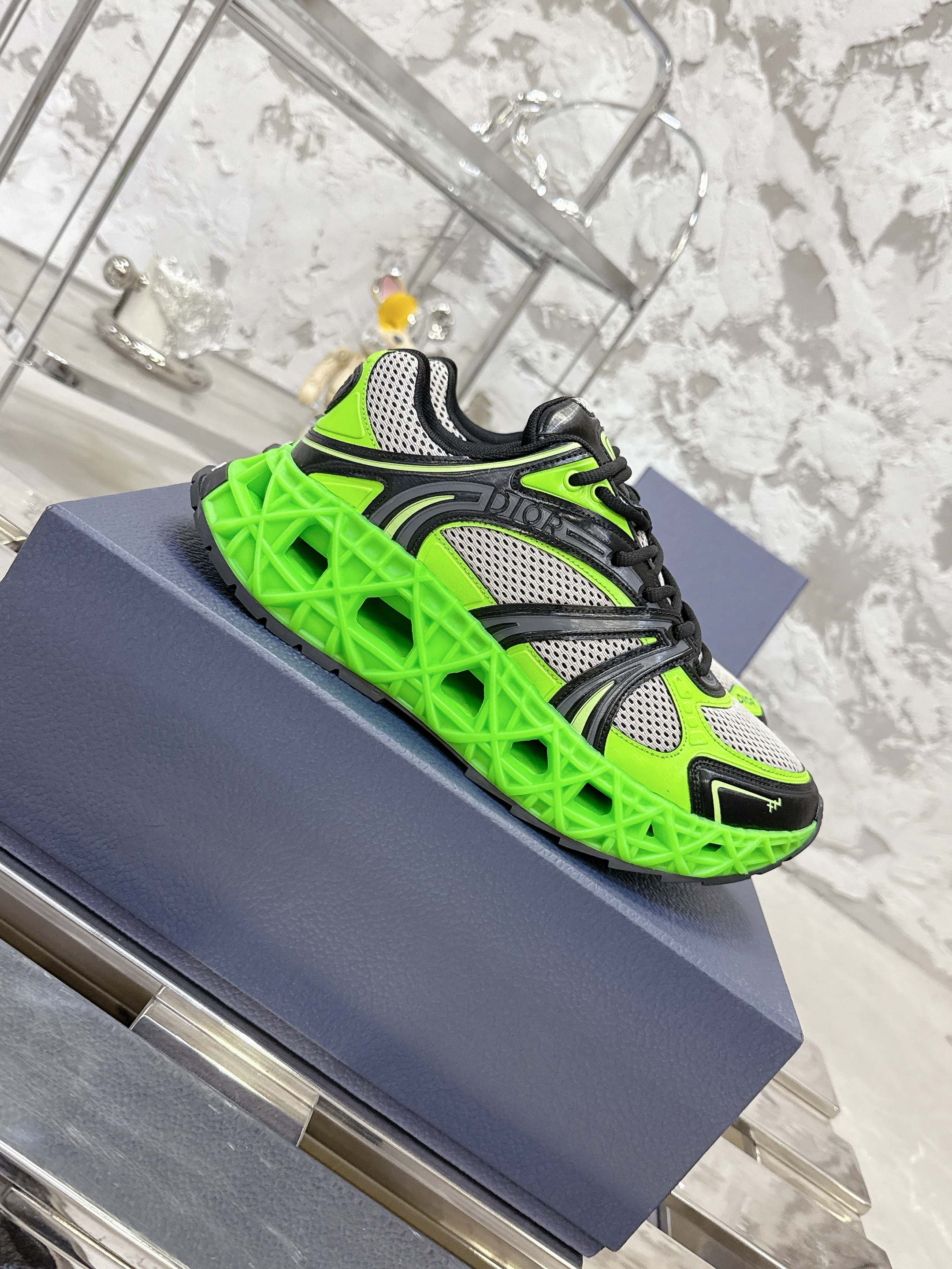 Dior B35 春夏リミテッドエディション スニーカー