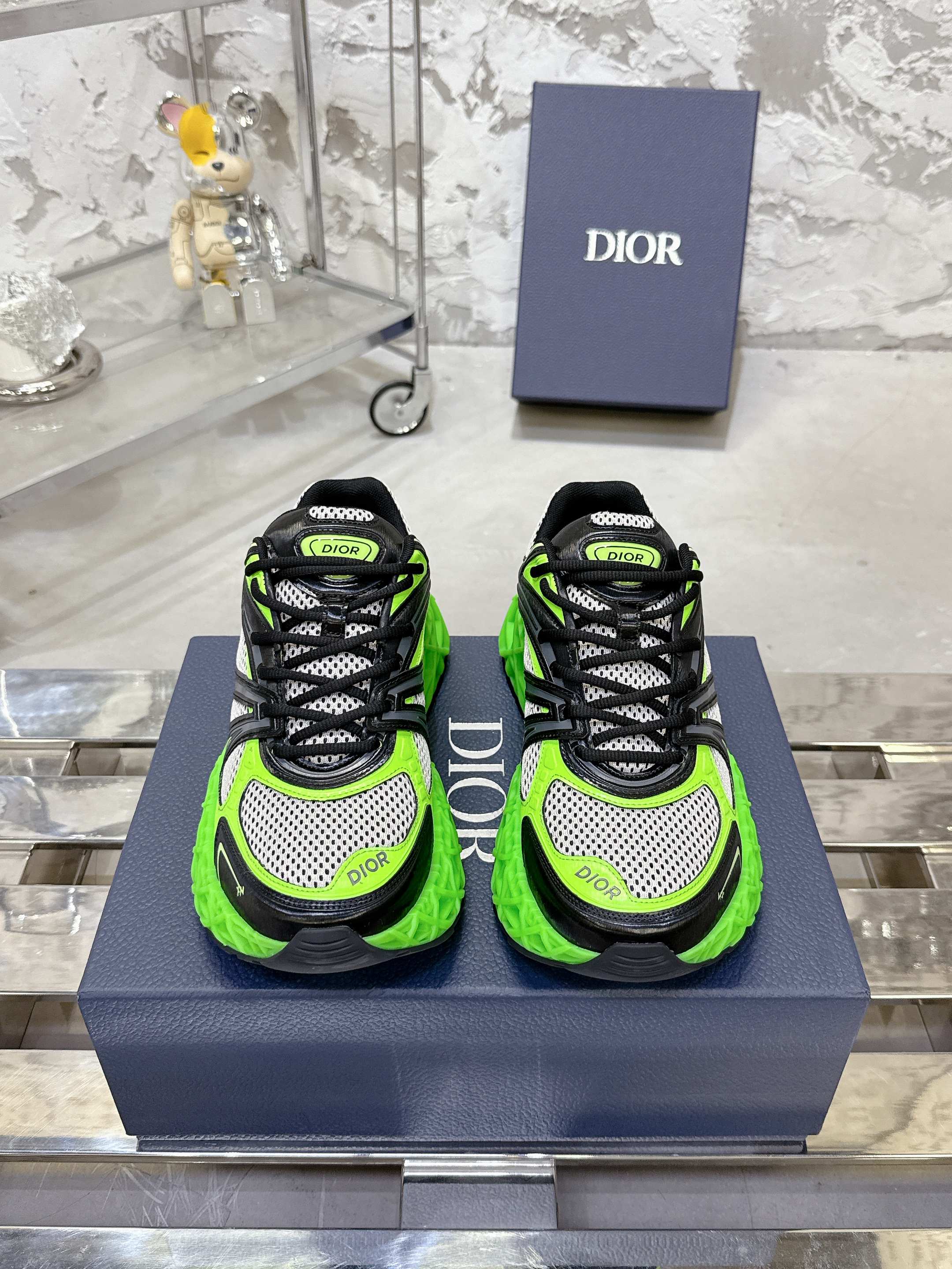 Dior B35 春夏リミテッドエディション スニーカー