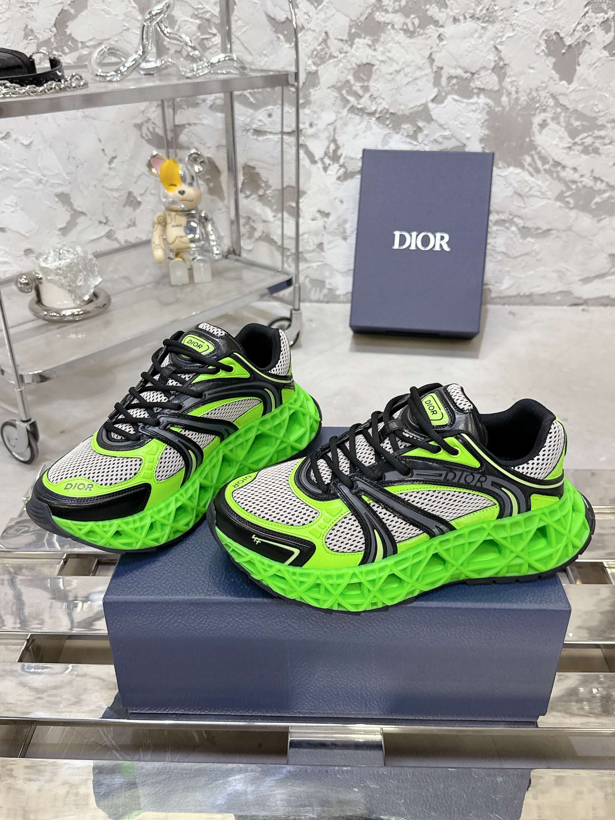 Dior B35 春夏リミテッドエディション スニーカー
