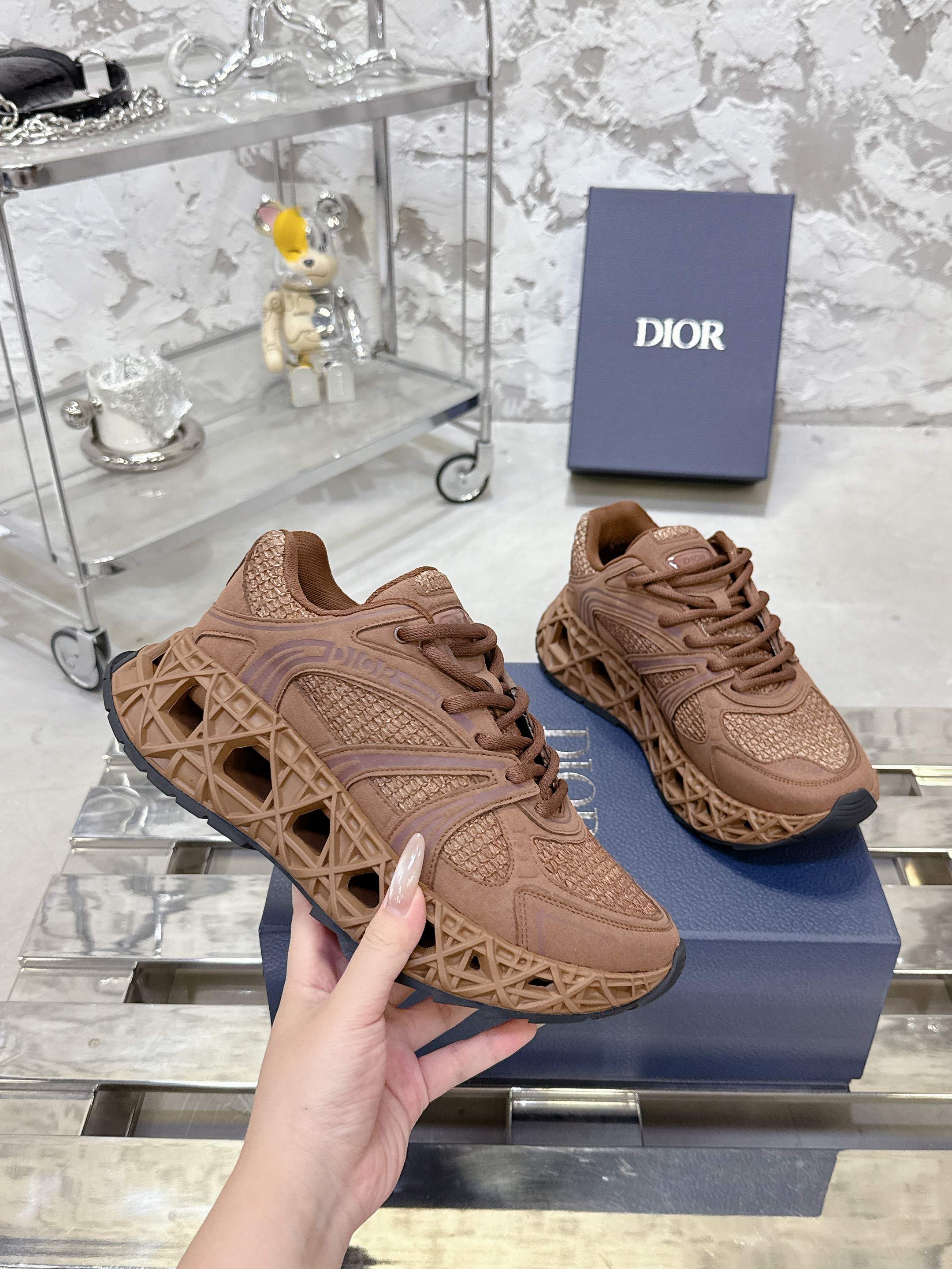 Dior B35 スニーカー - 春夏の高級デザイン