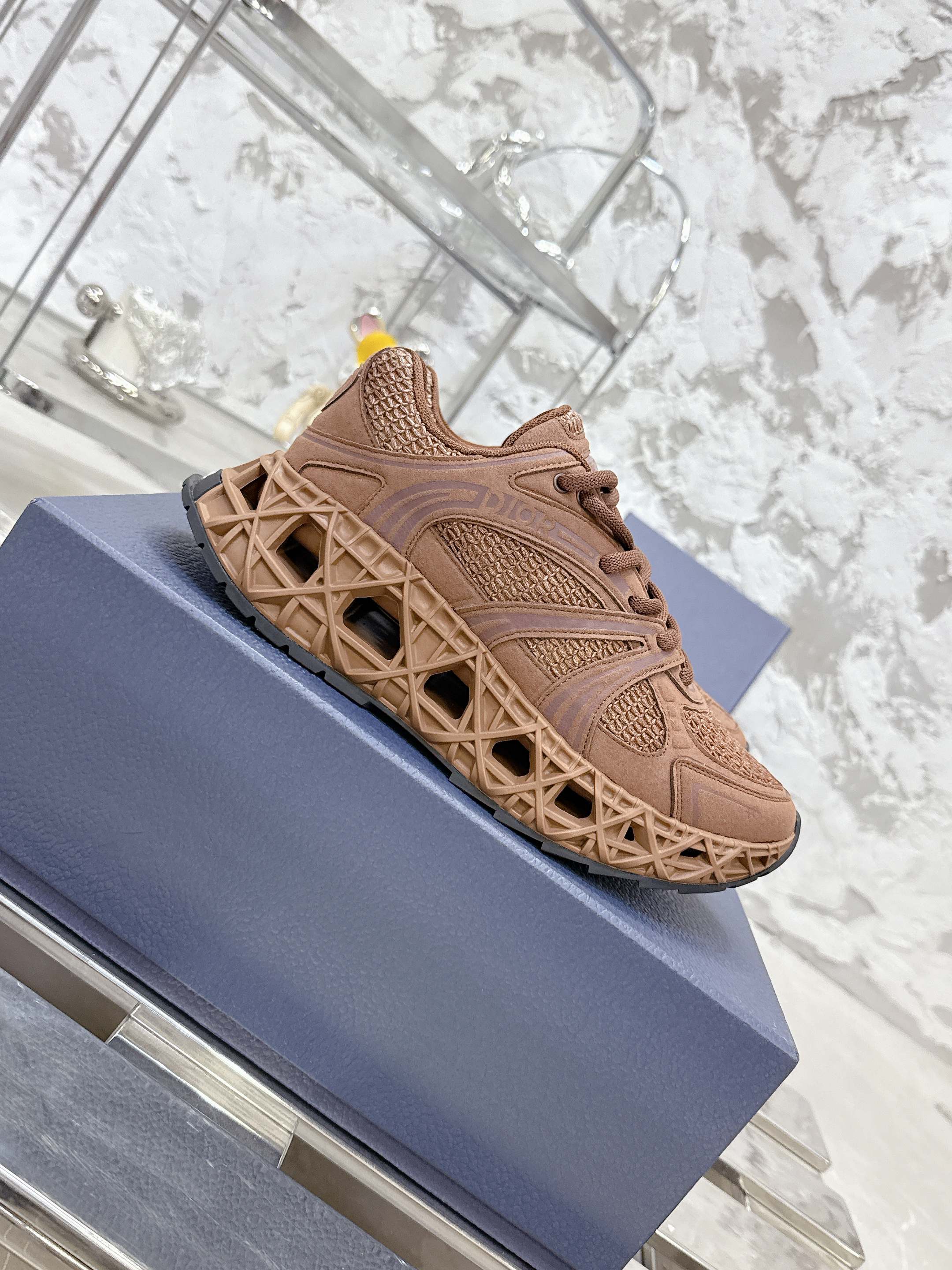 Dior B35 スニーカー - 春夏の高級デザイン