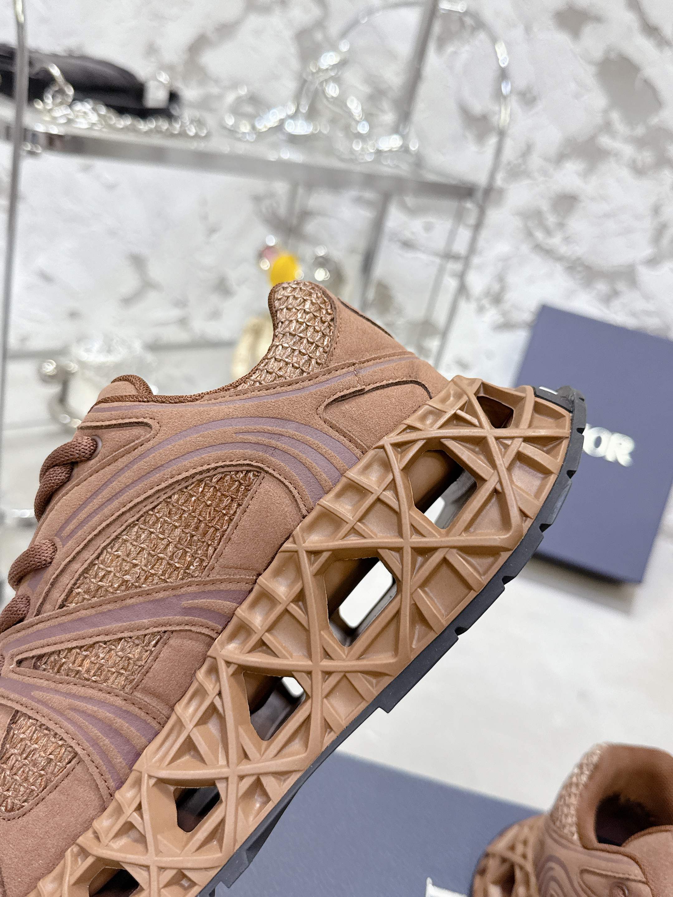 Dior B35 スニーカー - 春夏の高級デザイン