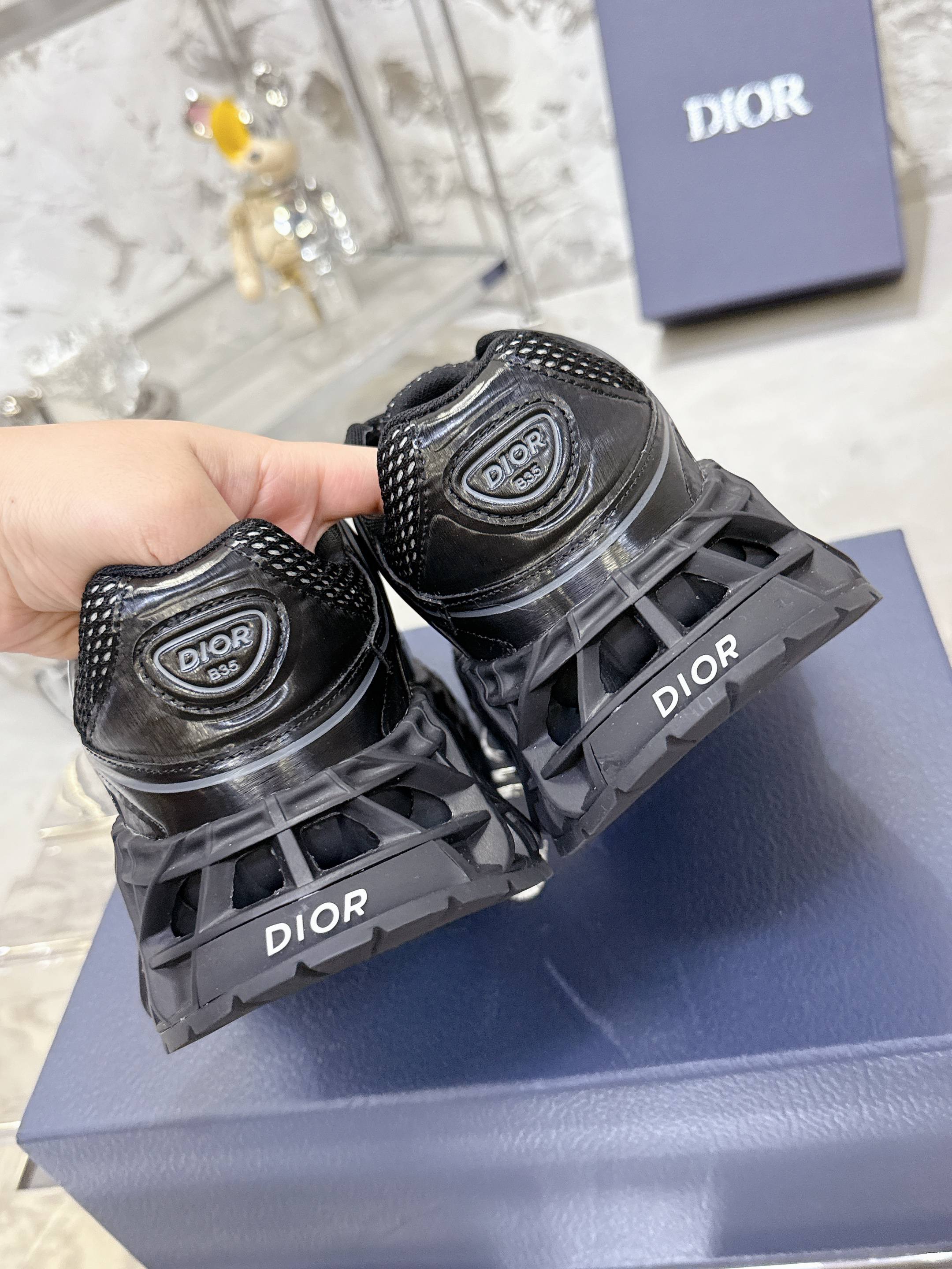 Dior B35 春夏コレクション 高級スニーカー