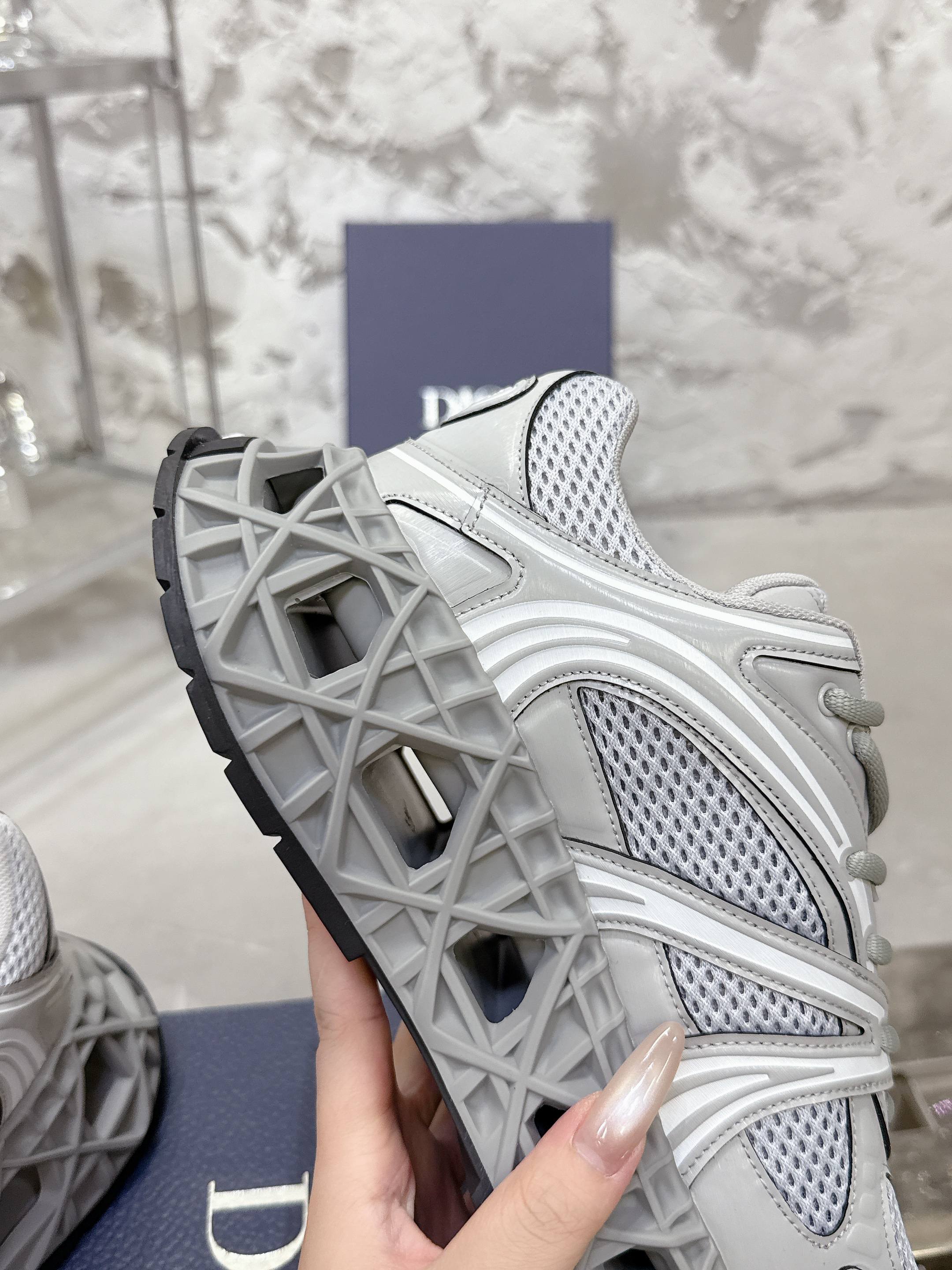 Dior B35 スニーカー - 春夏のラグジュアリーなデザイン