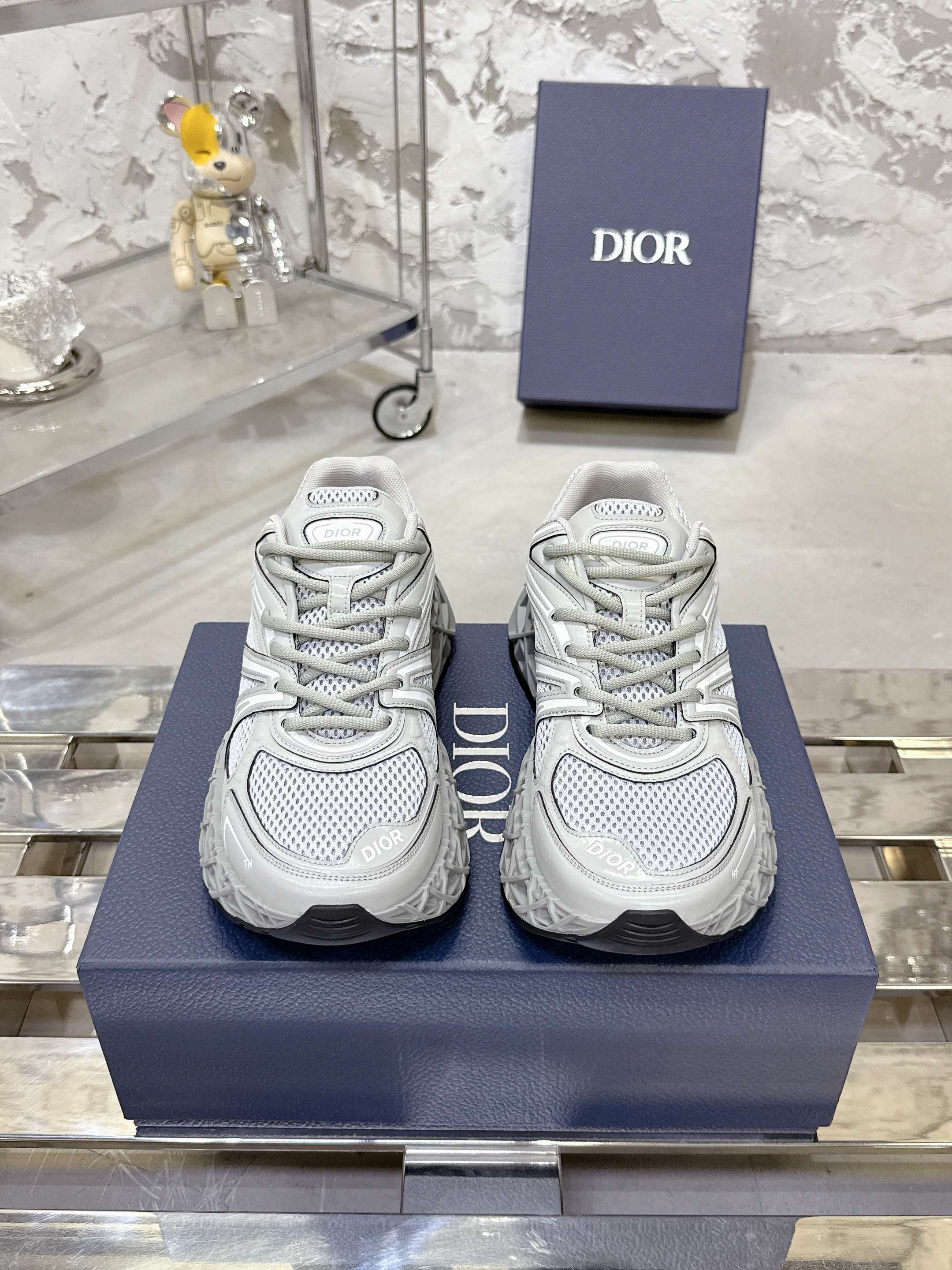 Dior B35 スニーカー - 春夏のラグジュアリーなデザイン