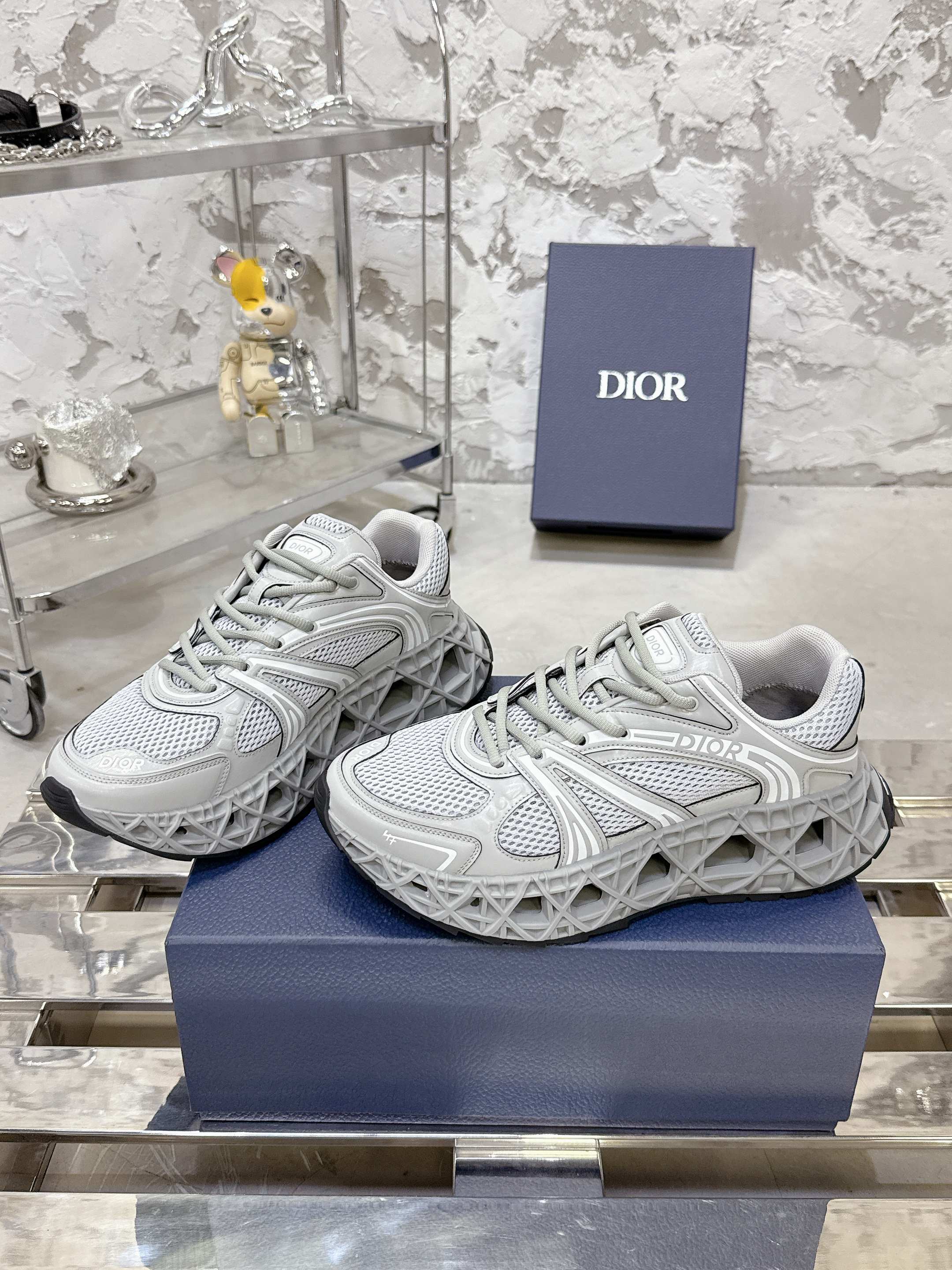 Dior B35 スニーカー - 春夏のラグジュアリーなデザイン