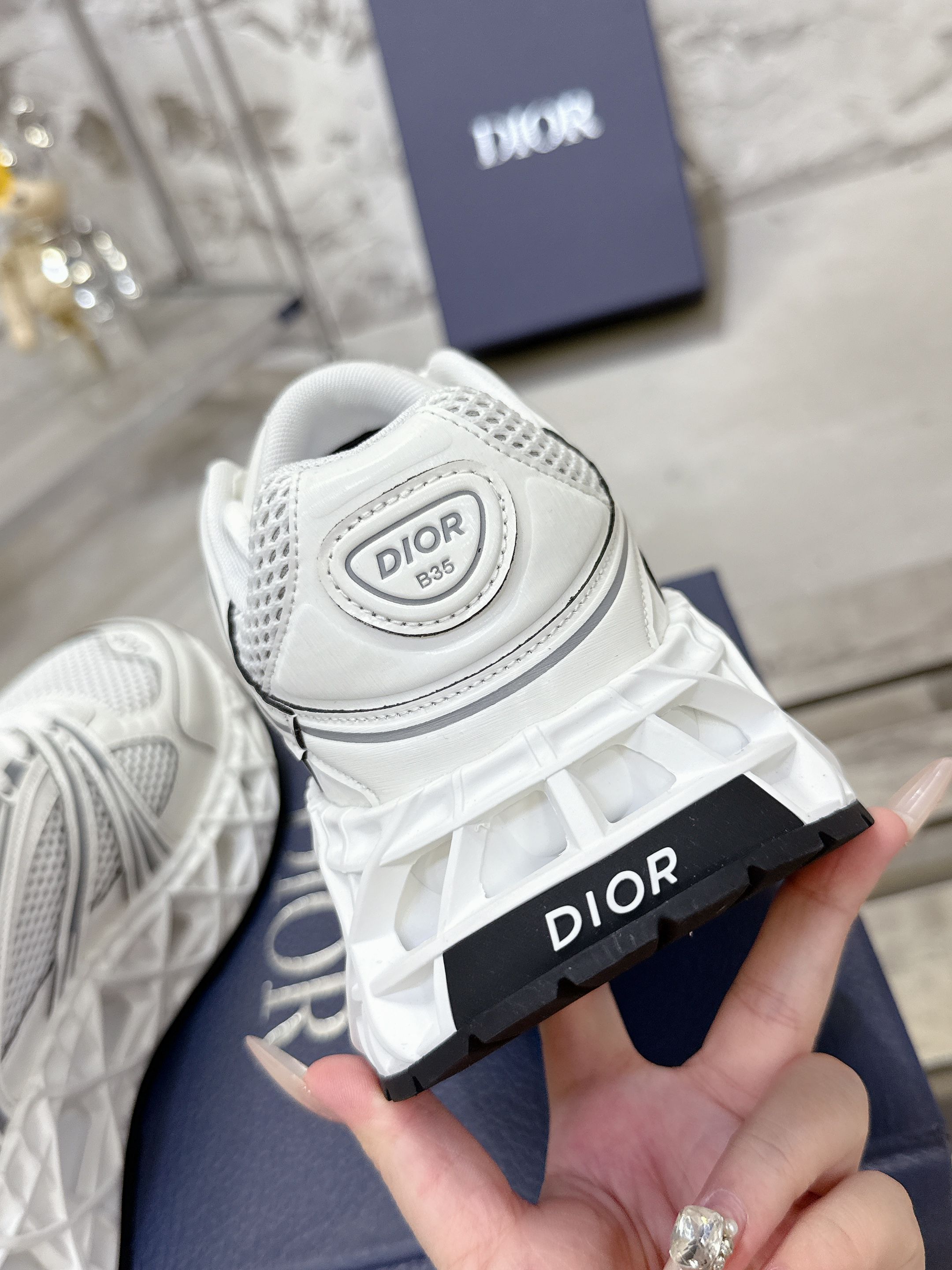 Dior B35 スニーカー - 春夏の新作、快適な履き心地