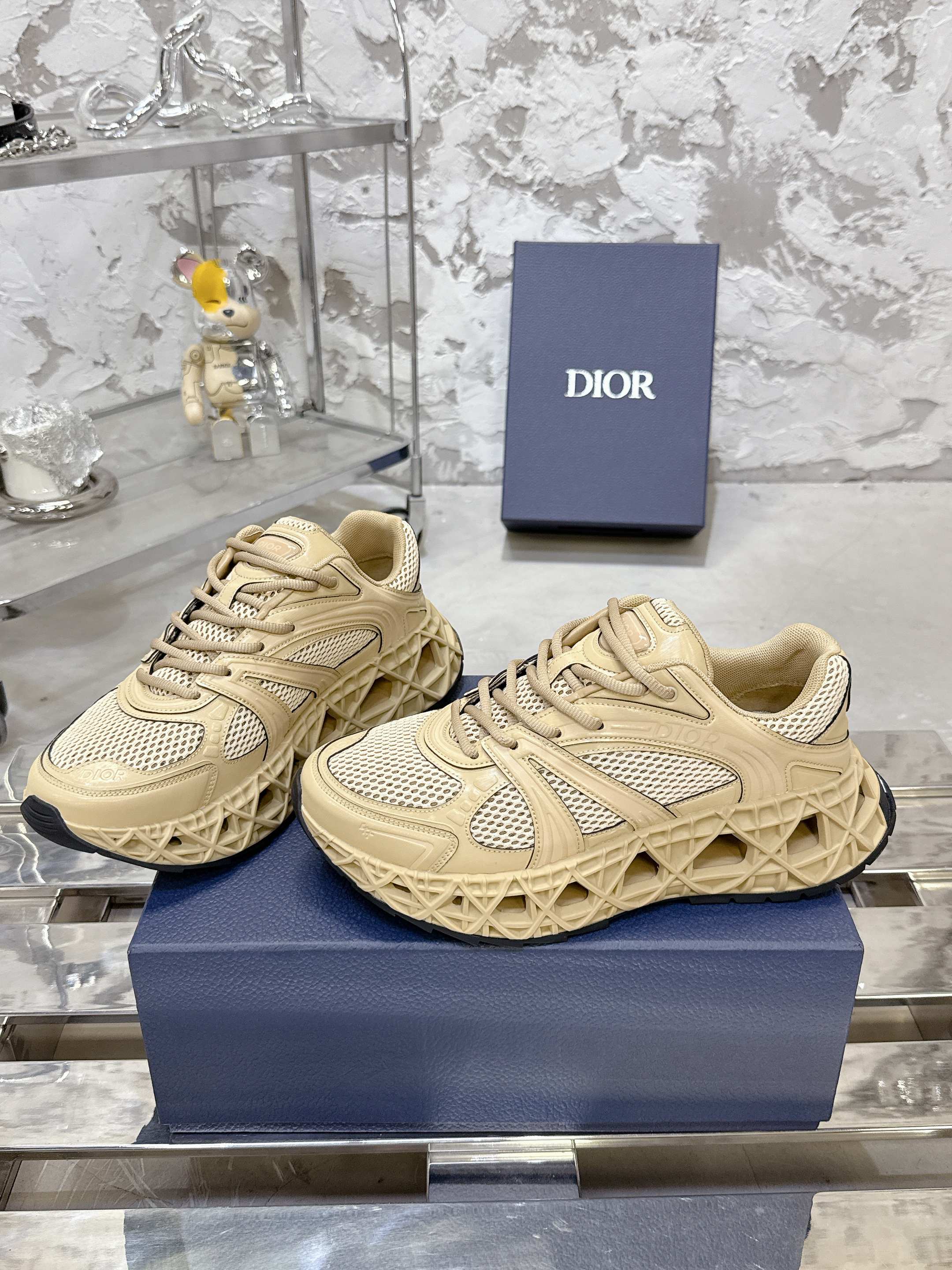 Dior B35 スニーカー - 春夏のラグジュアリーなデザイン