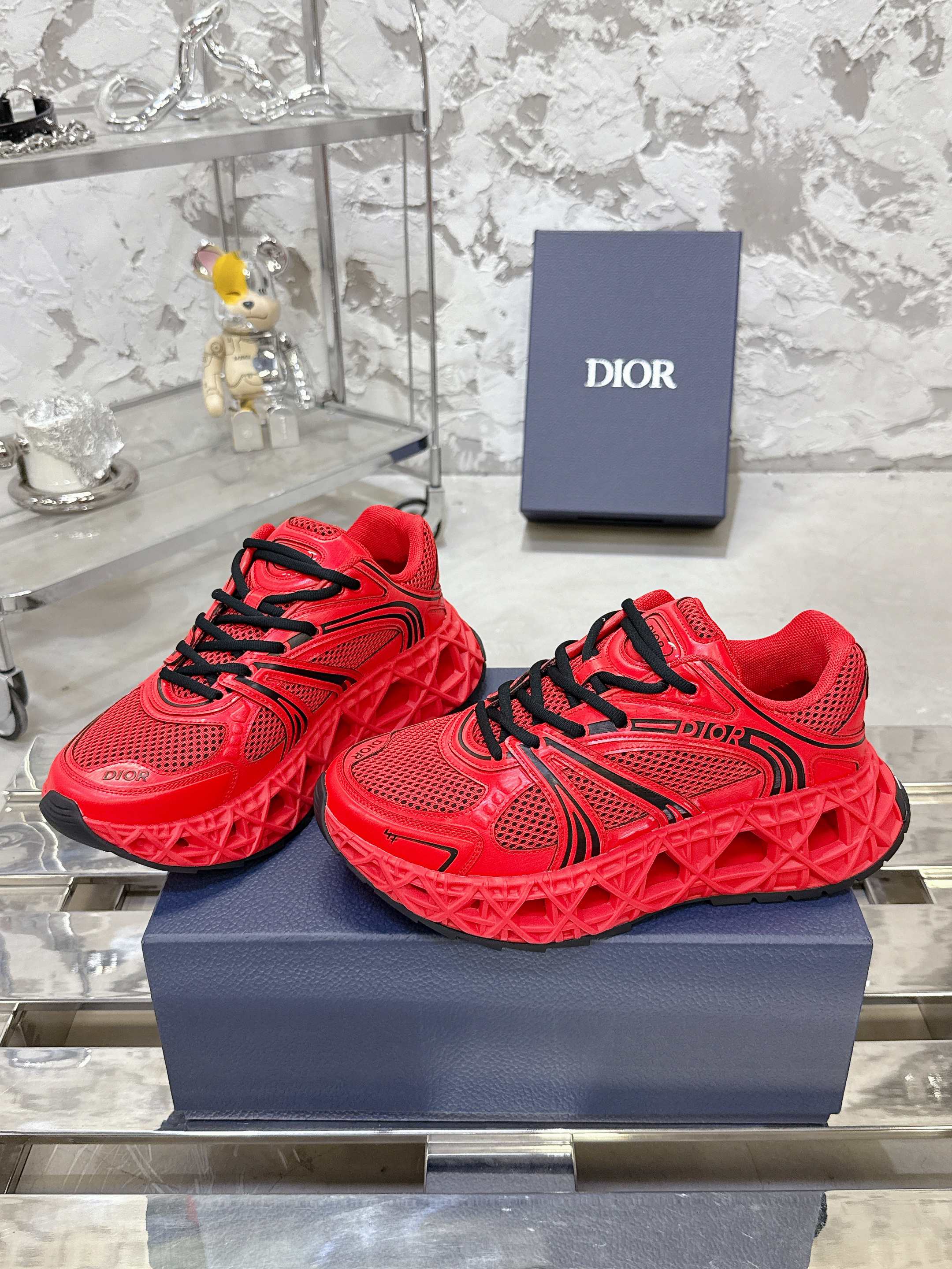Dior B35 春夏男装スニーカー - 高級感と快適性の融合