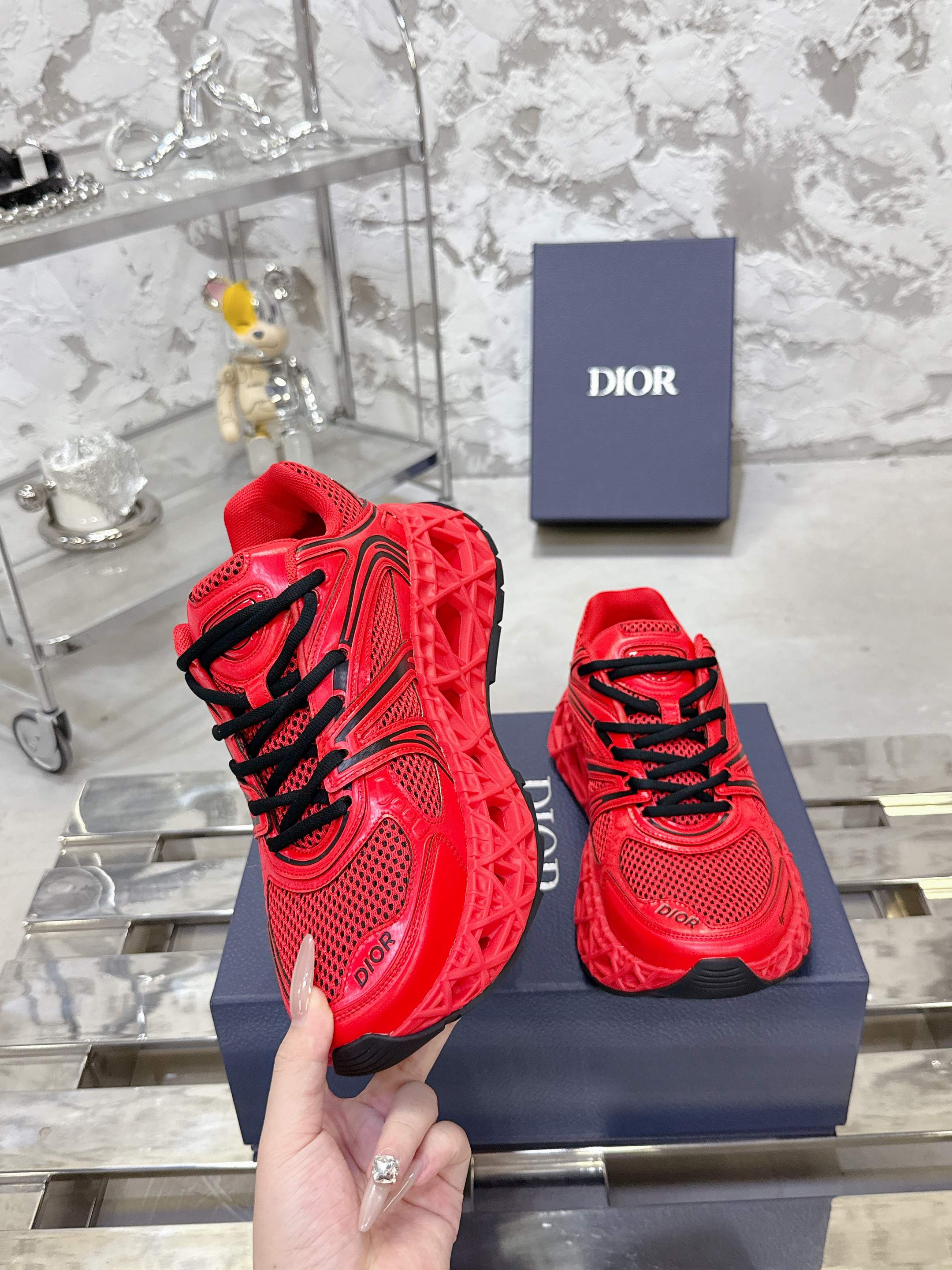 Dior B35 春夏男装スニーカー - 高級感と快適性の融合