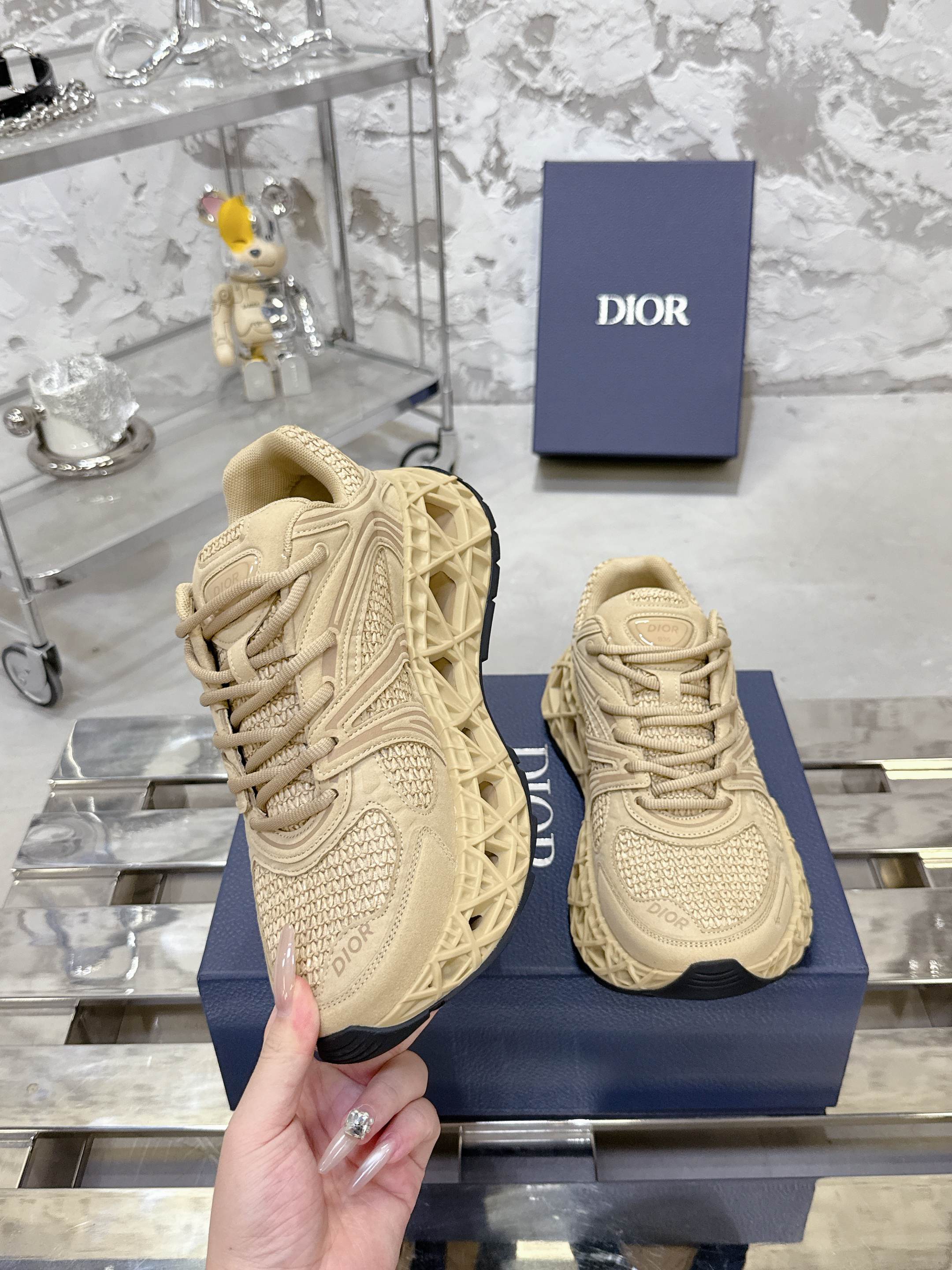 Dior B35 春夏コレクション 高級スニーカー