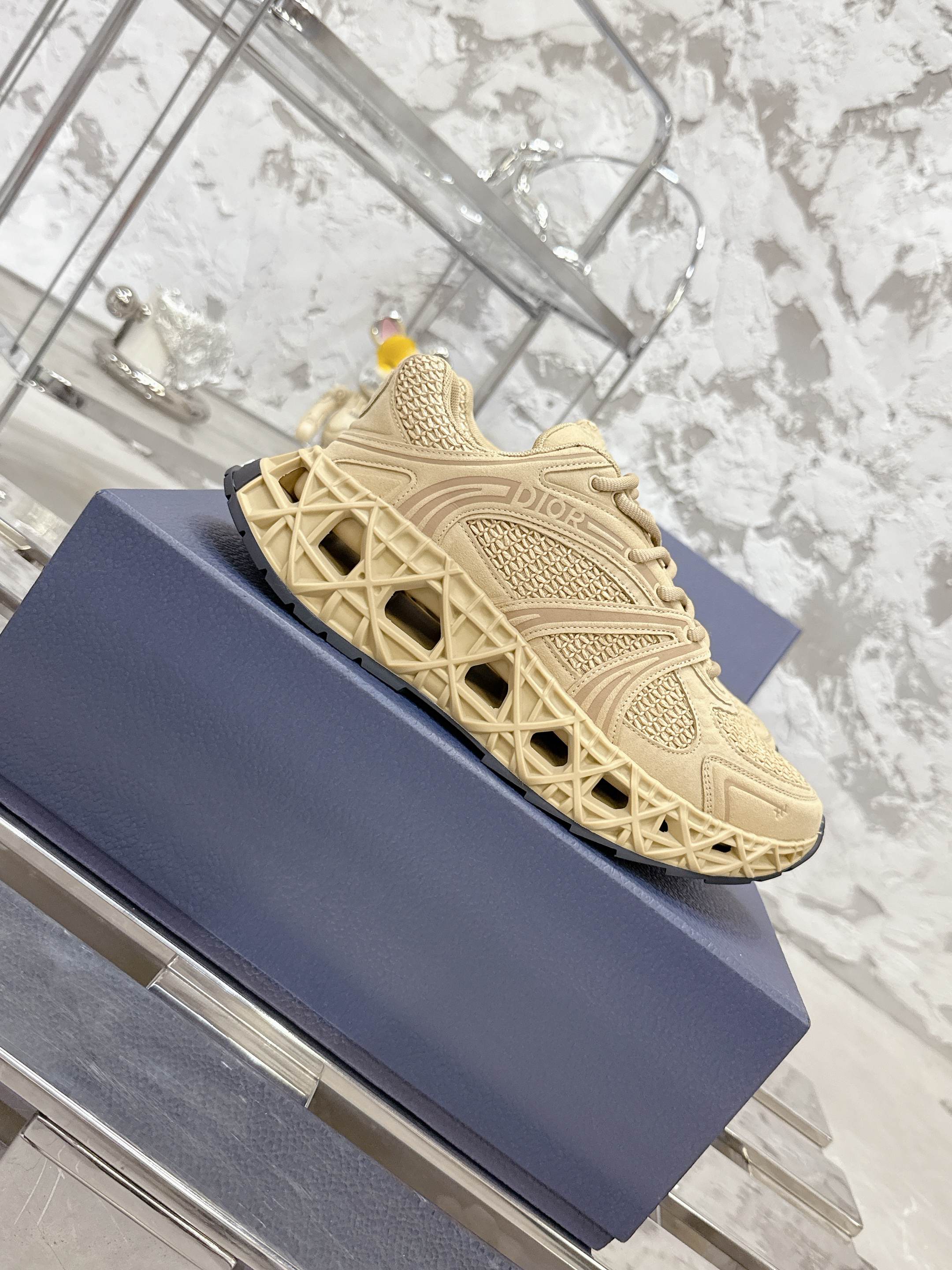 Dior B35 春夏コレクション 高級スニーカー