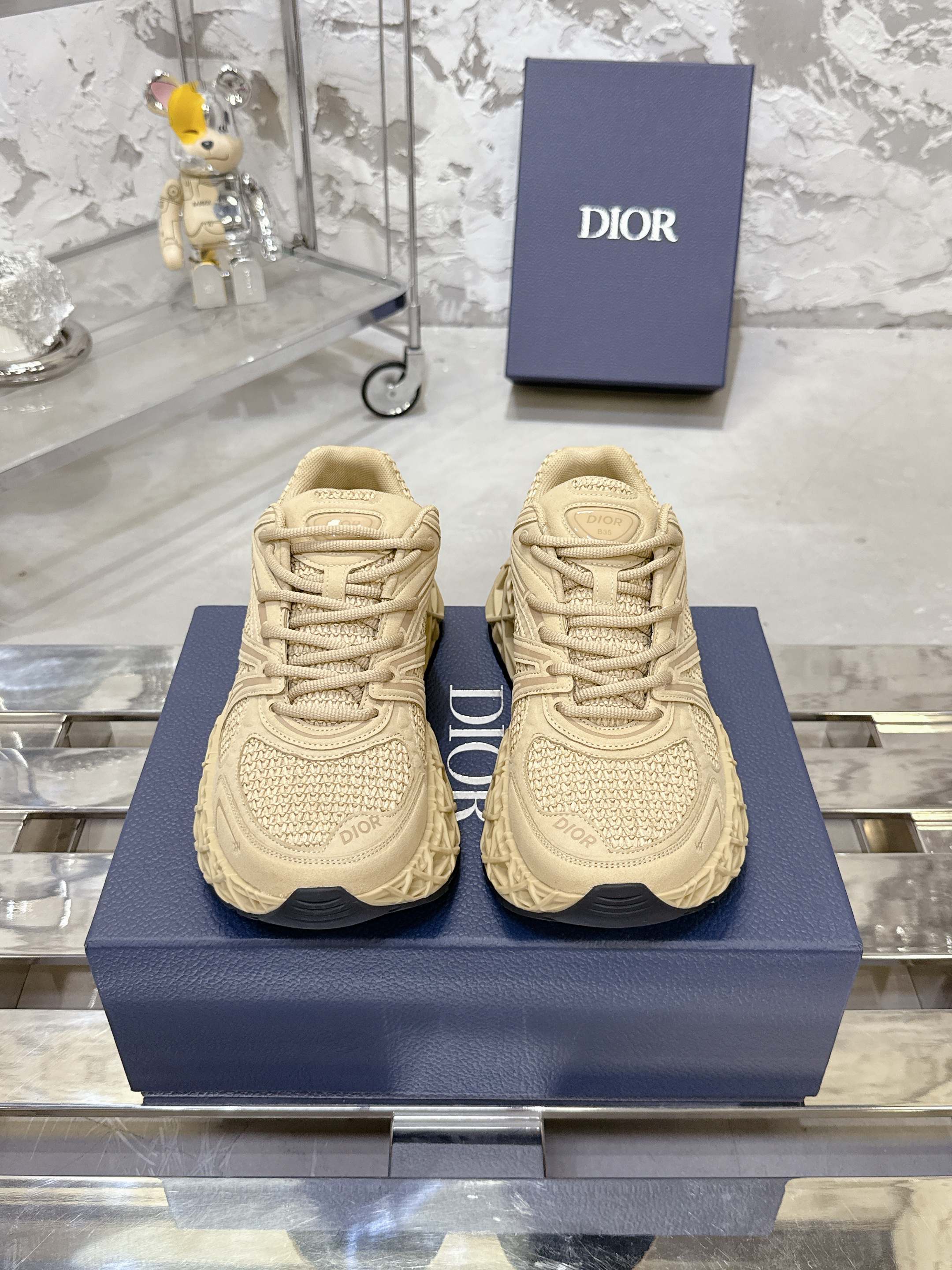 Dior B35 春夏コレクション 高級スニーカー