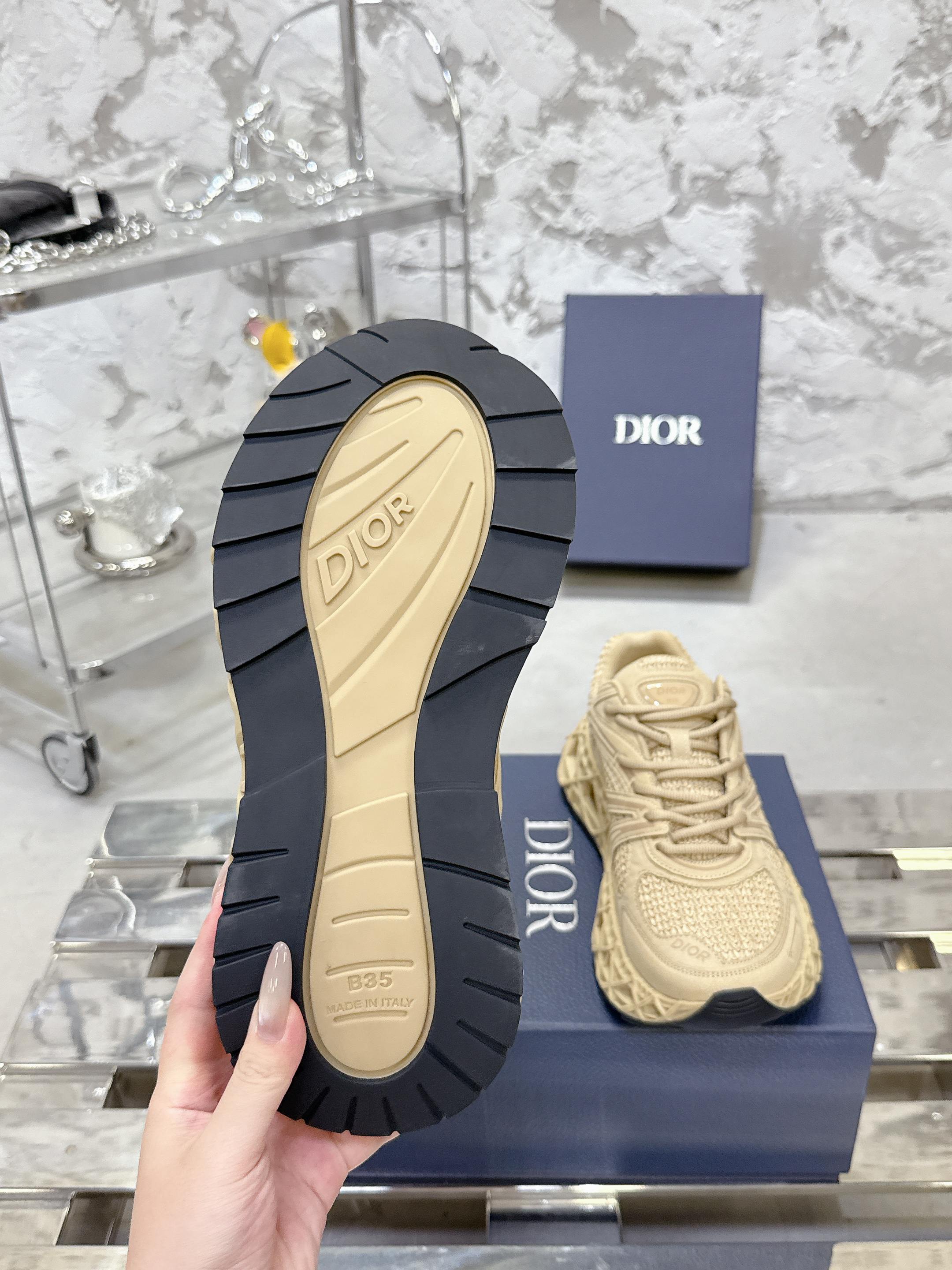 Dior B35 春夏コレクション 高級スニーカー