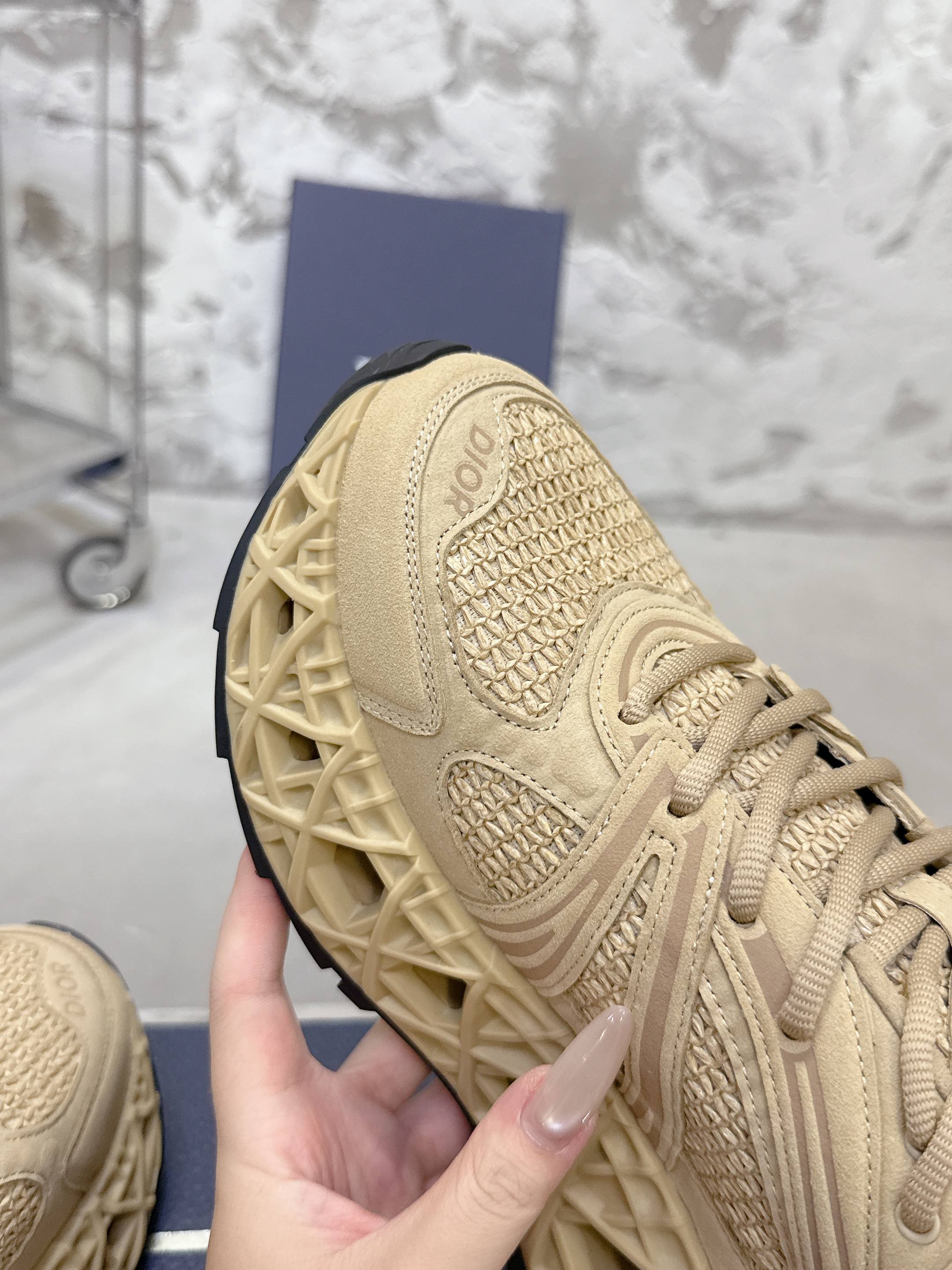 Dior B35 春夏コレクション 高級スニーカー