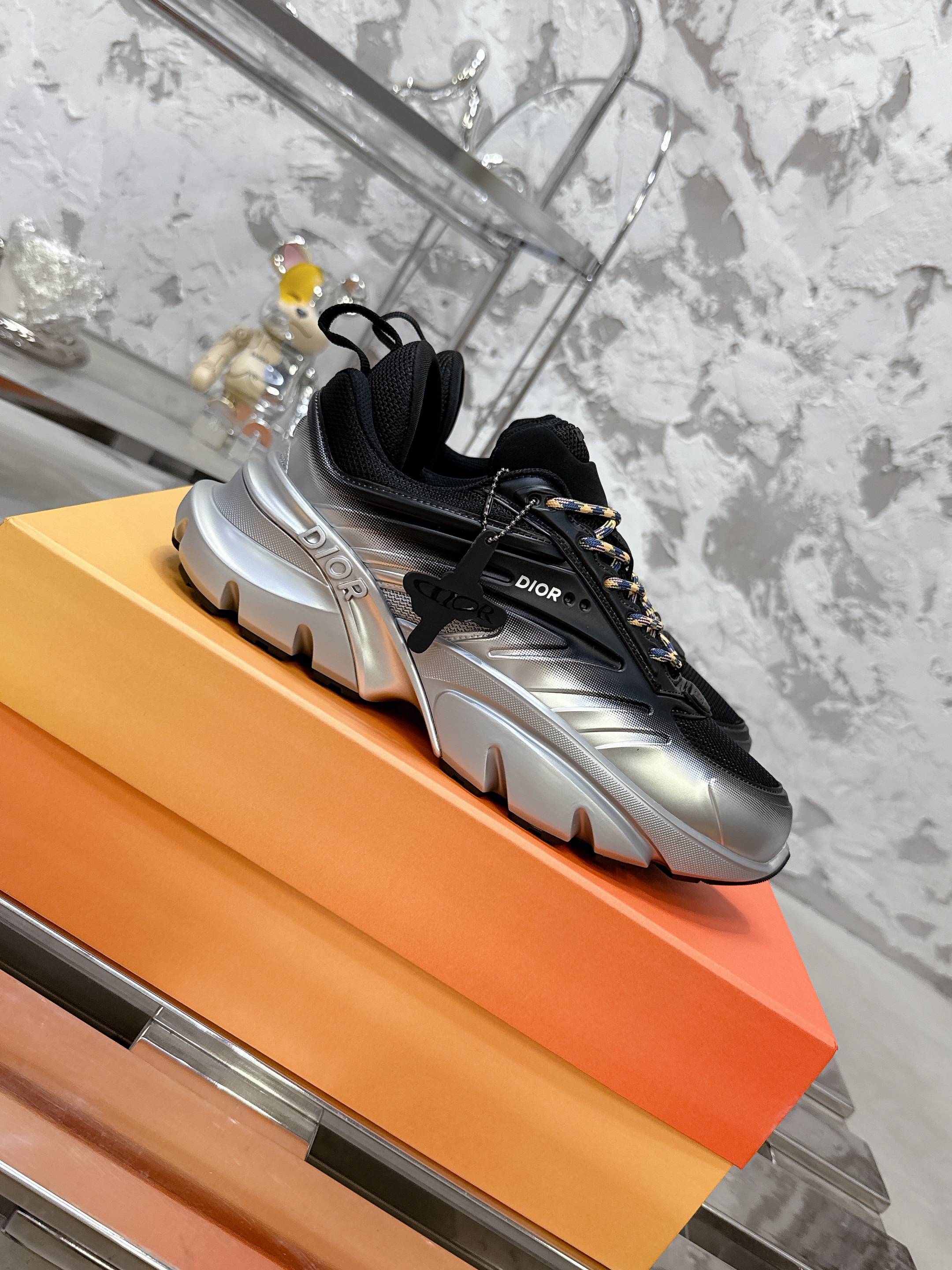 Dior x Lewis Hamilton B44 Blade スニーカー - 限定版・厚底デザイン