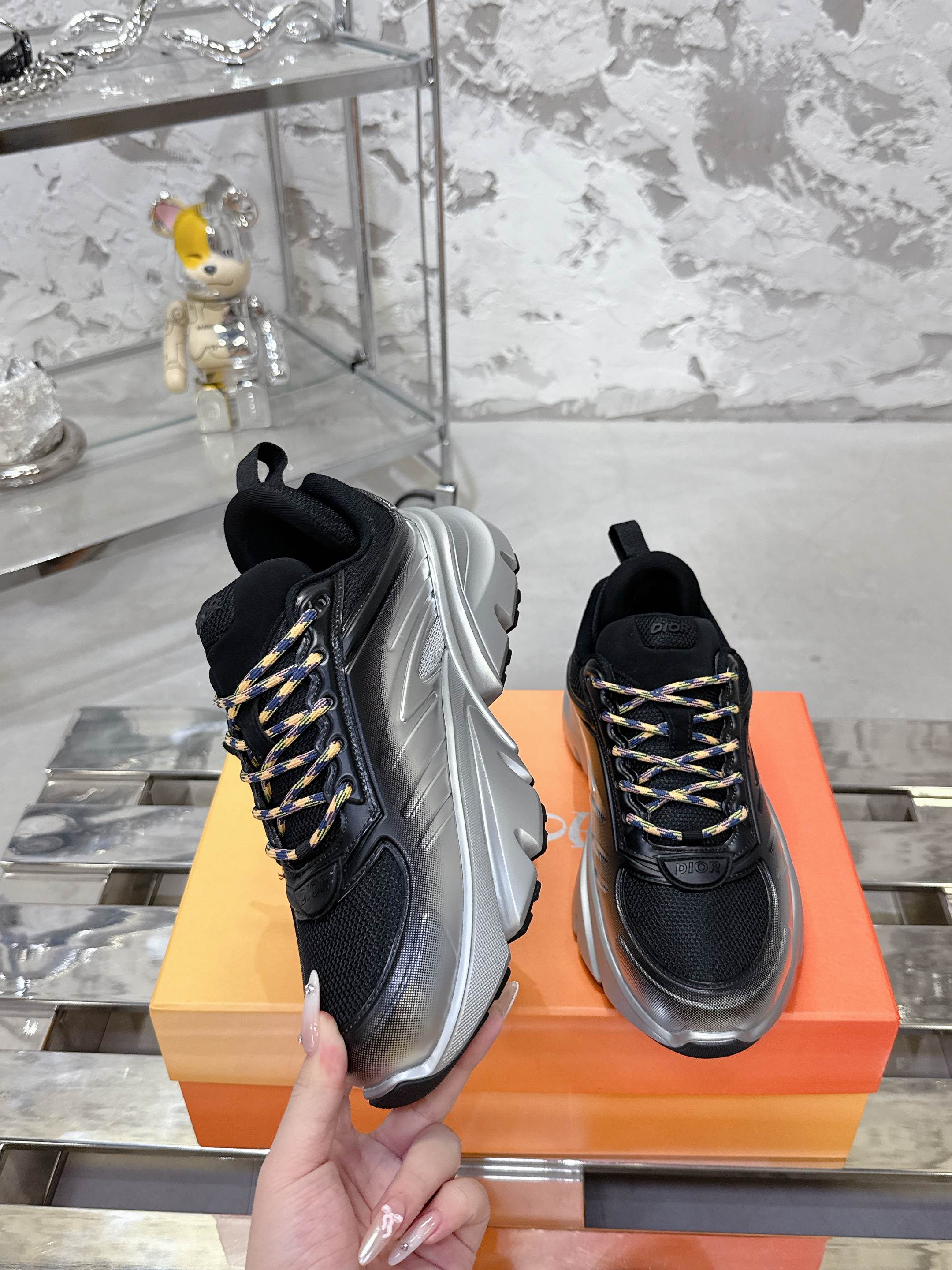 Dior x Lewis Hamilton B44 Blade スニーカー - 限定版・厚底デザイン