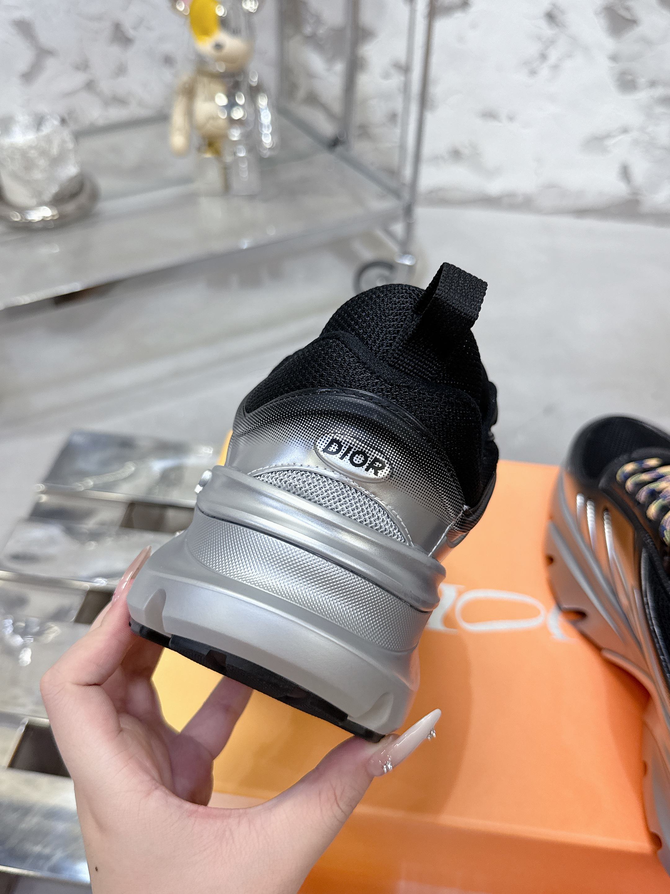 Dior x Lewis Hamilton B44 Blade スニーカー - 限定版・厚底デザイン