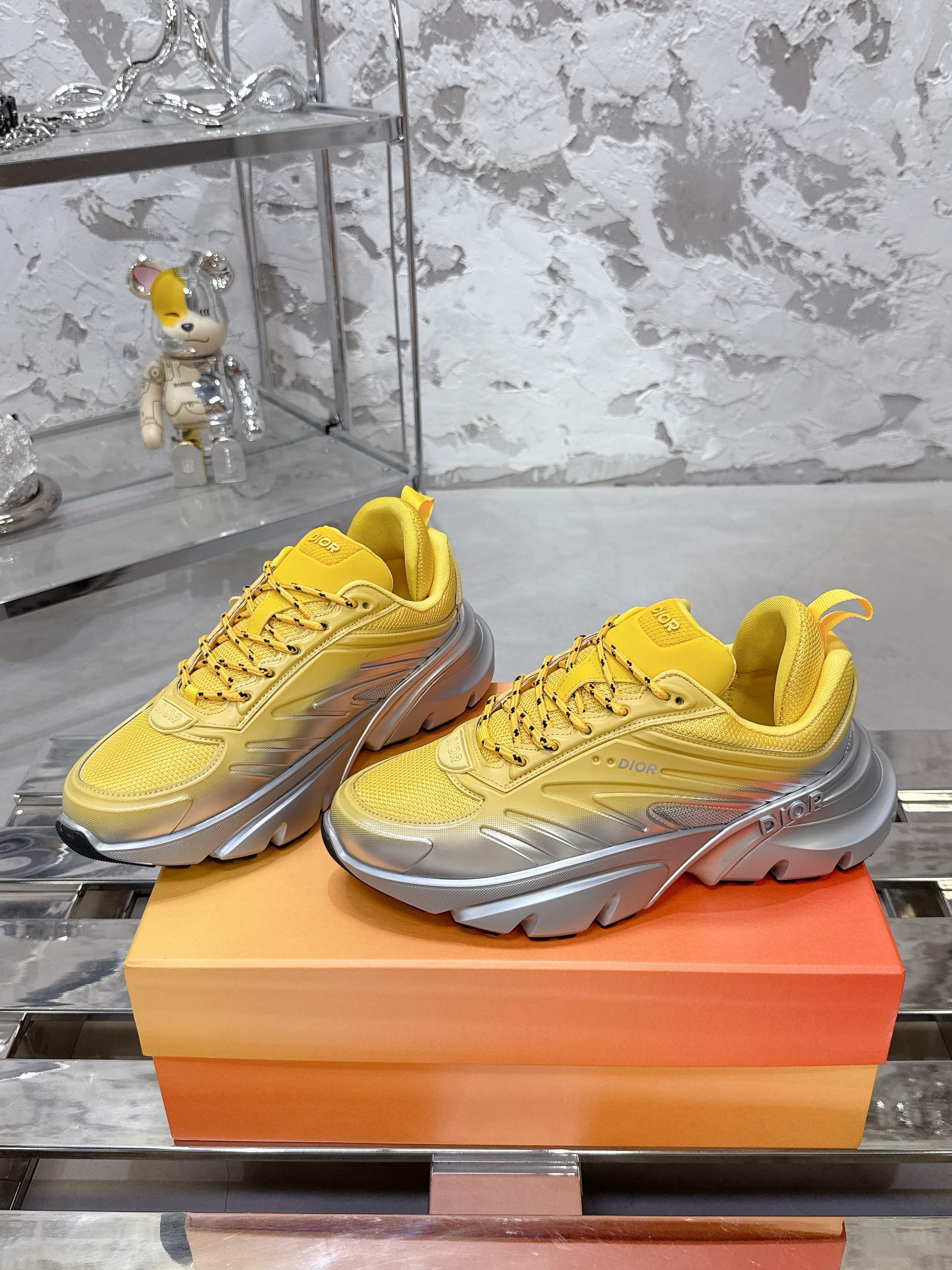 Dior x Lewis Hamilton B44 Blade 限定版 スニーカー