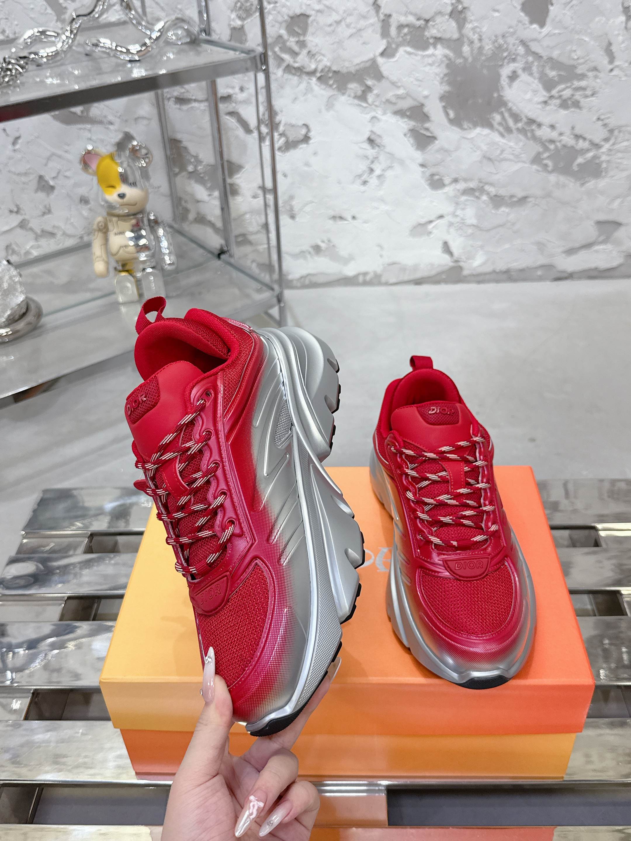 Dior x Lewis Hamilton B44 Blade 限定版 スポーツシューズ