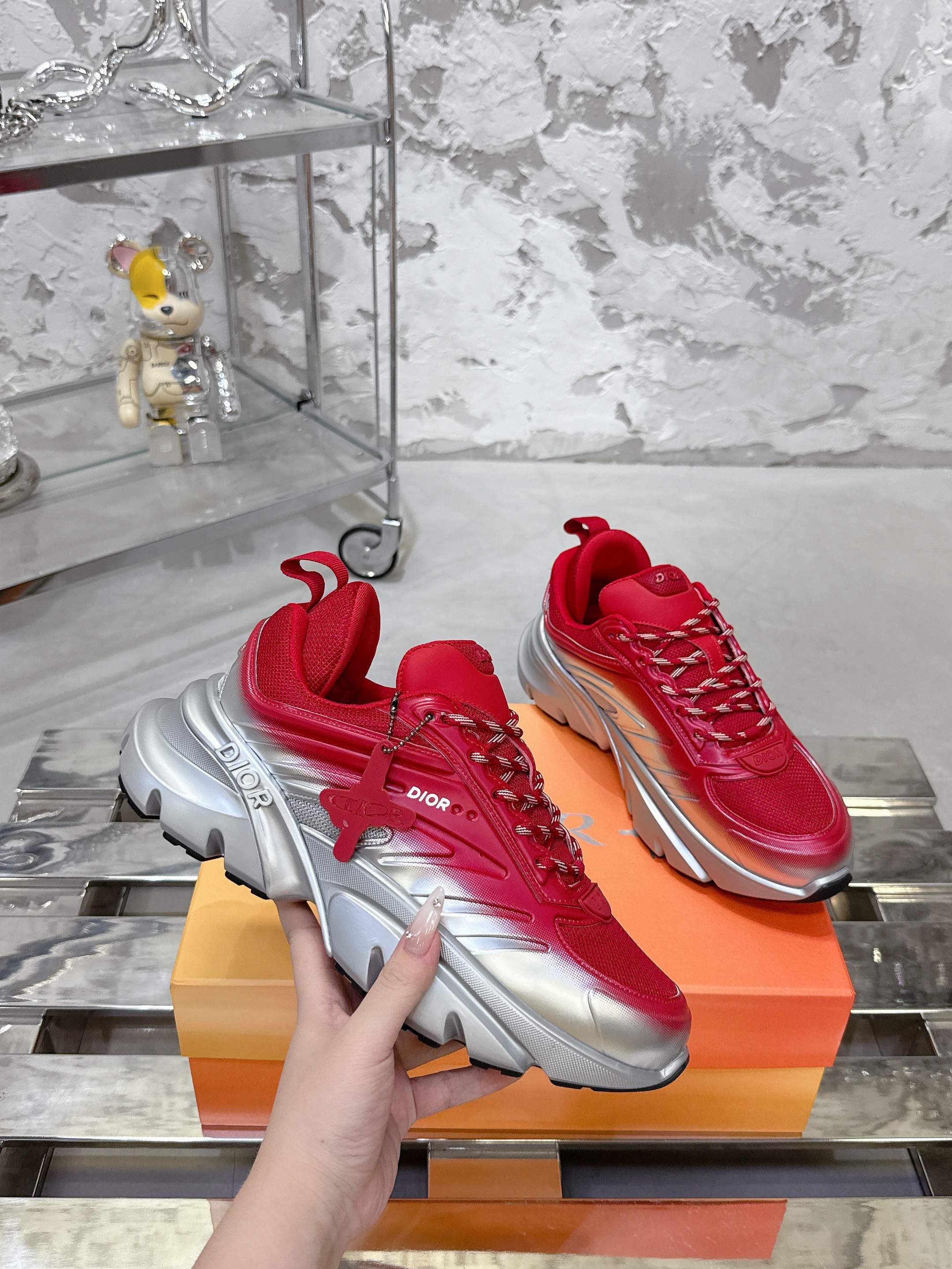 Dior x Lewis Hamilton B44 Blade 限定版 スポーツシューズ