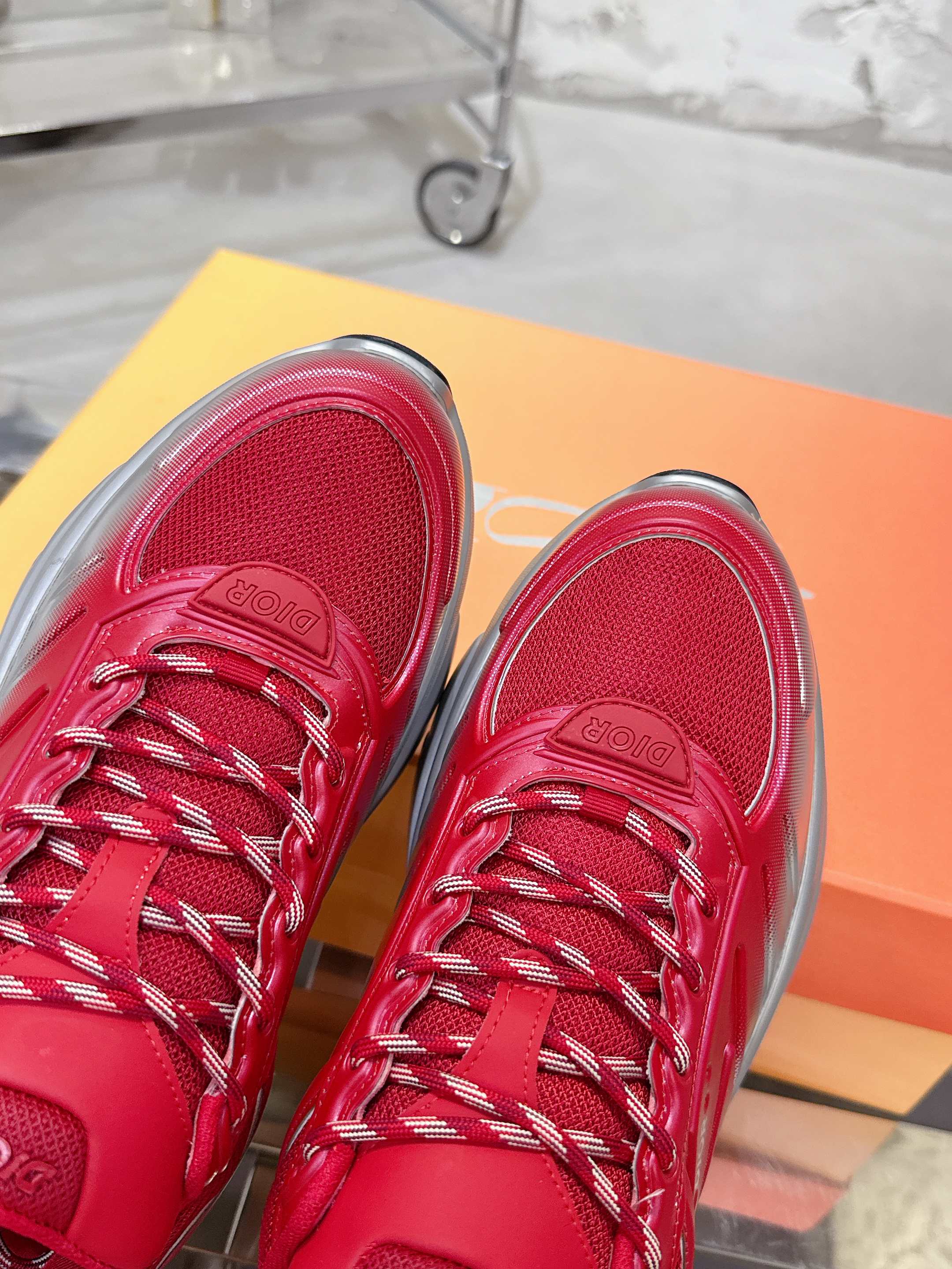 Dior x Lewis Hamilton B44 Blade 限定版 スポーツシューズ