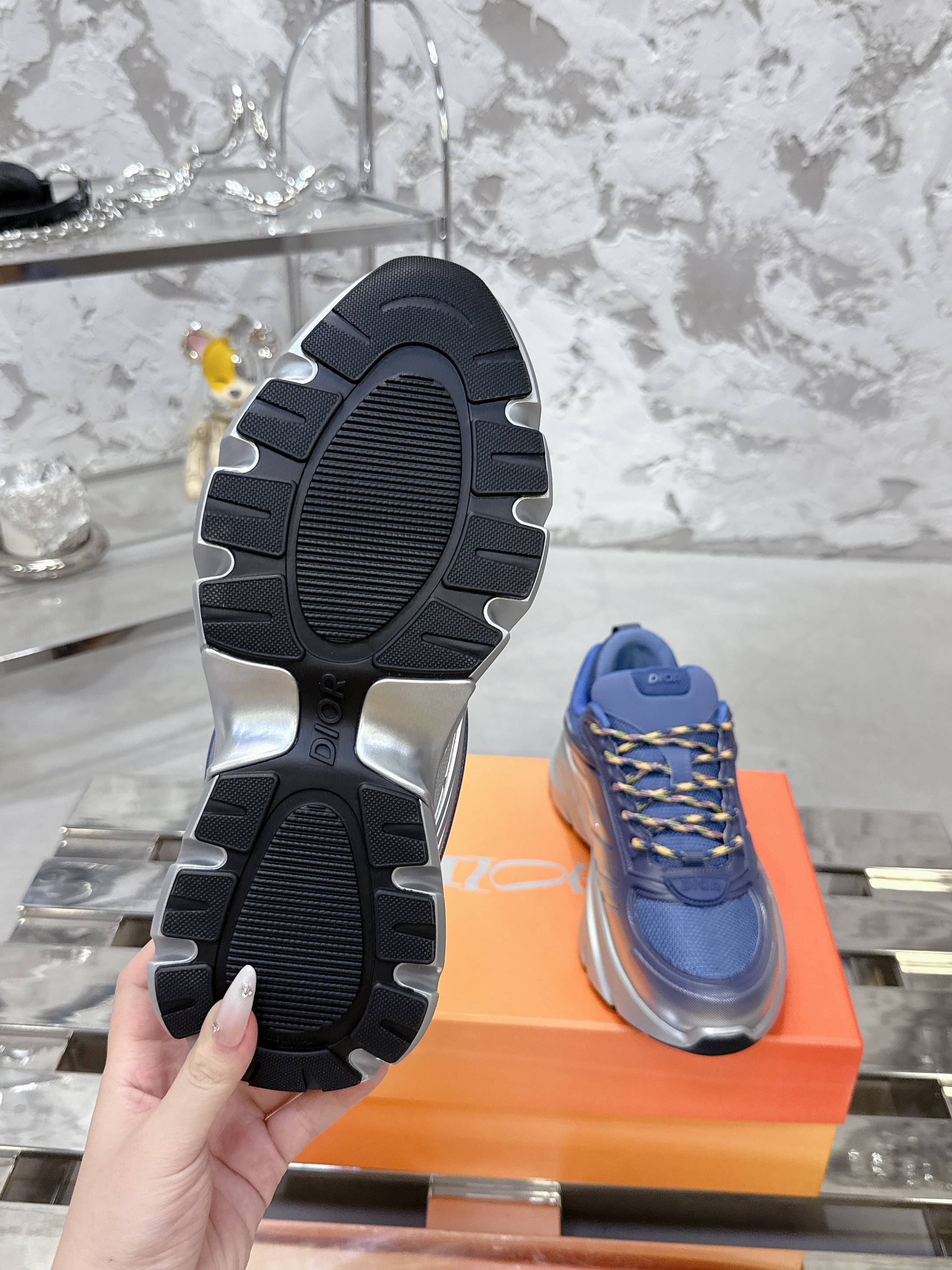 Dior x Lewis Hamilton B44 Blade 限定スポーツシューズ