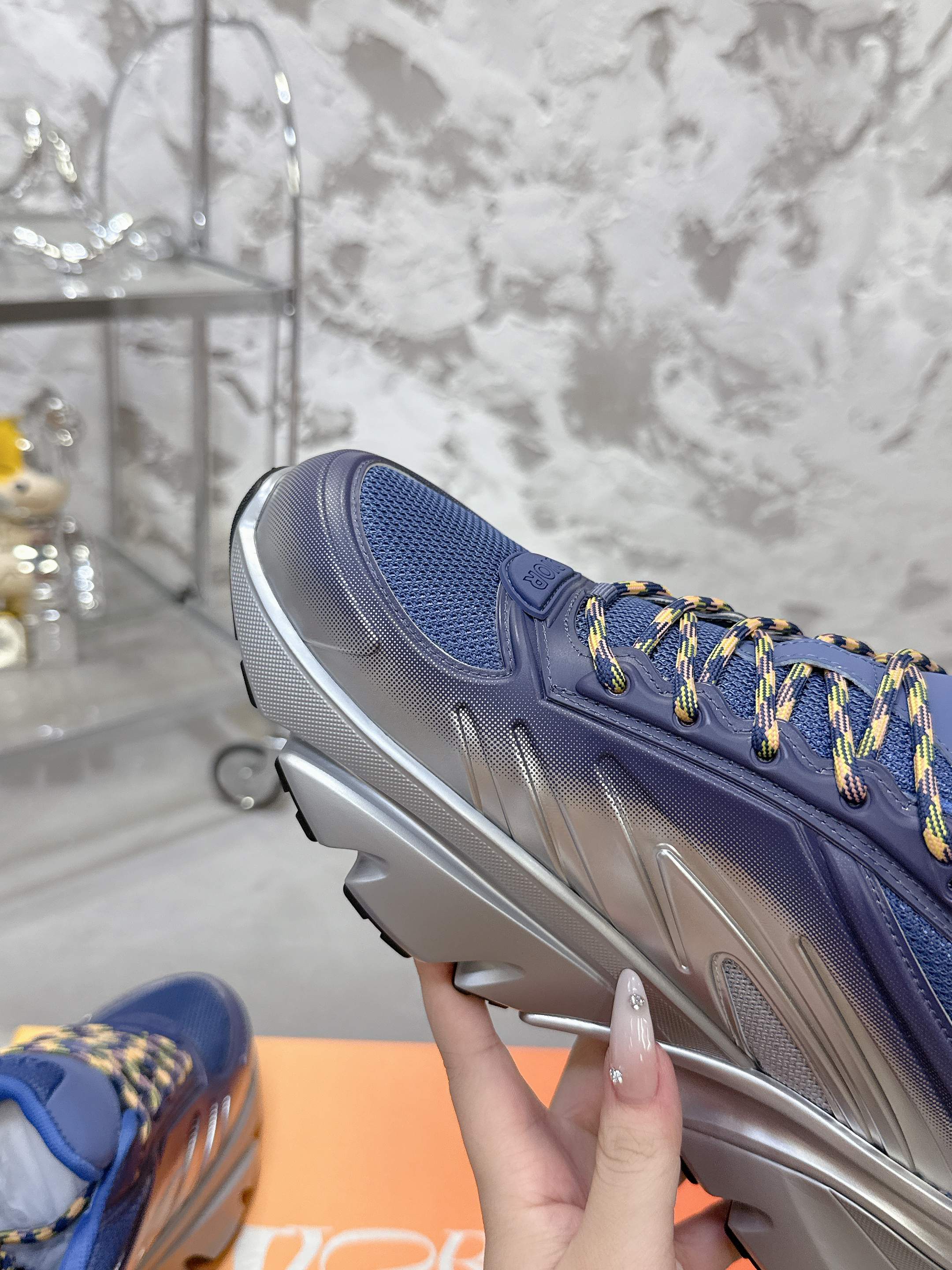 Dior x Lewis Hamilton B44 Blade 限定スポーツシューズ