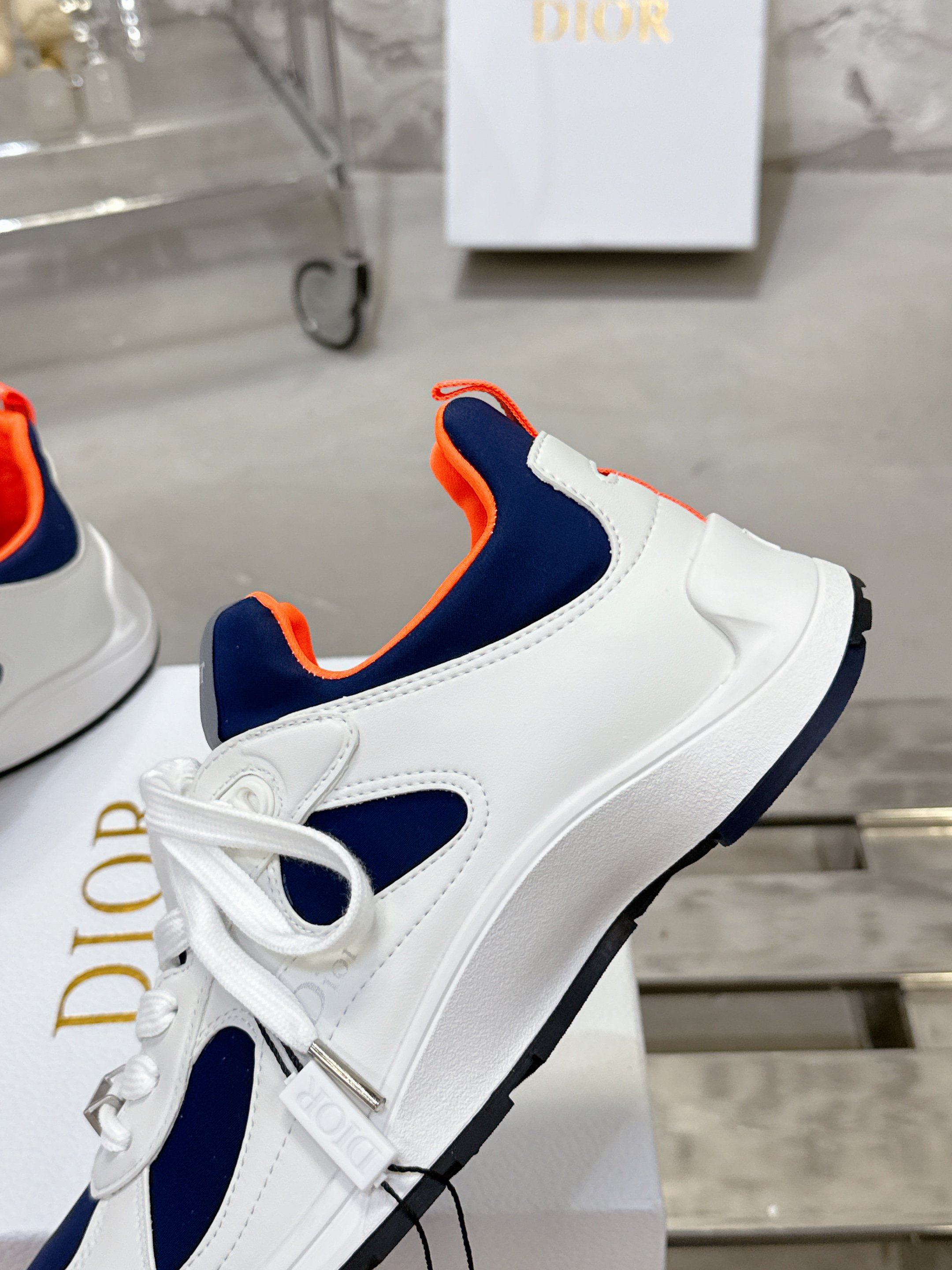 Dior Mileシリーズ 休闲運動鞋 - 手書きデザインと高品質素材