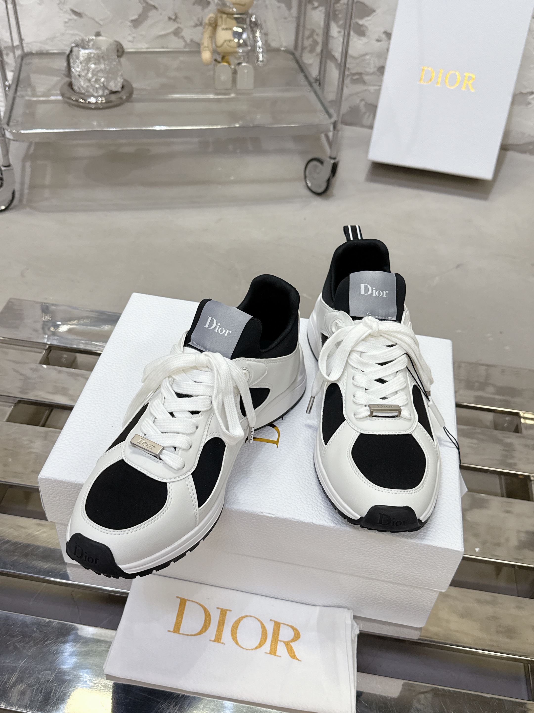 Dior Mileシリーズ 休闲運動鞋 - 洗練されたデザインと快適性