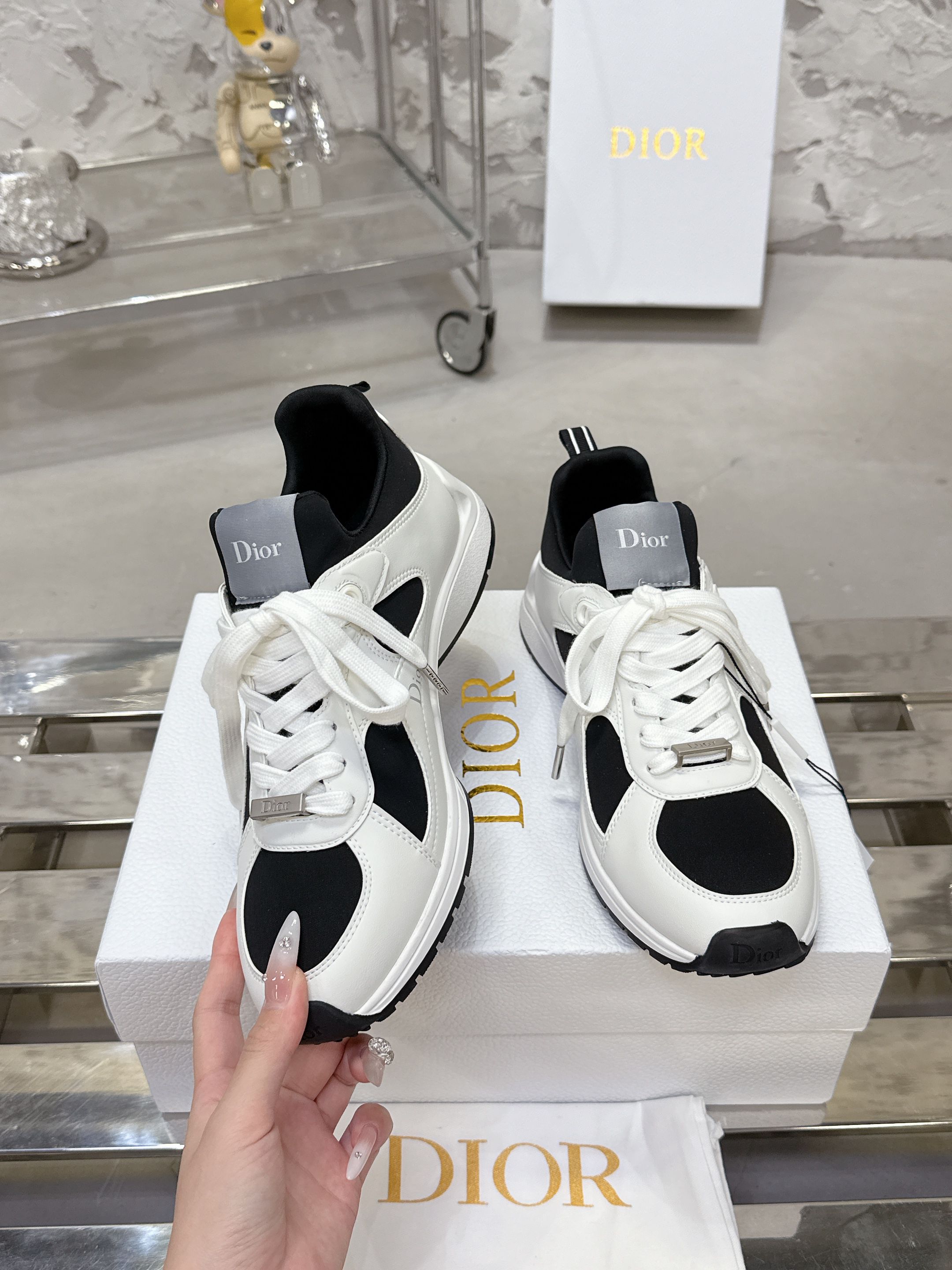 Dior Mileシリーズ 休闲運動鞋 - 洗練されたデザインと快適性