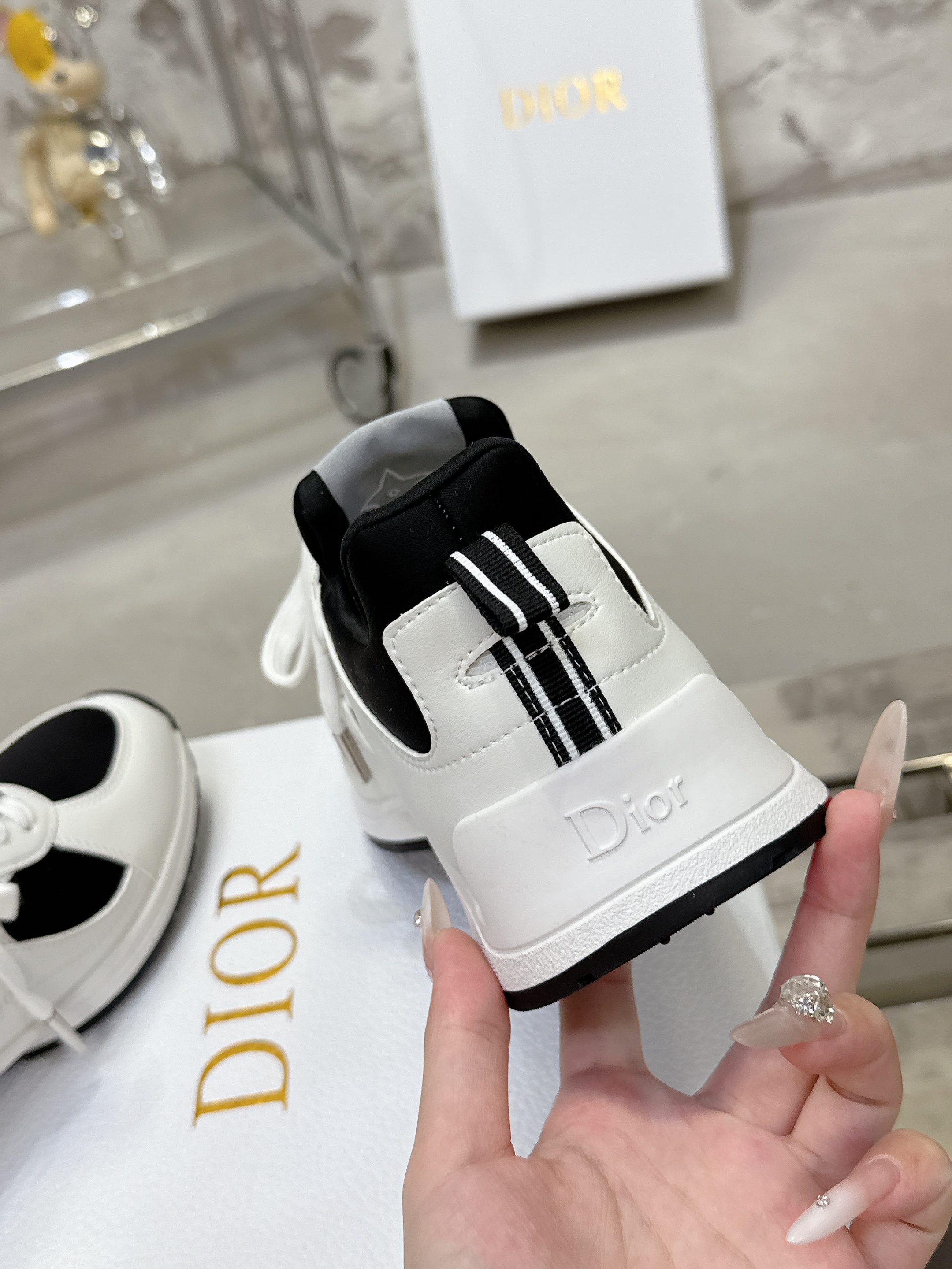 Dior Mileシリーズ 休闲運動鞋 - 洗練されたデザインと快適性