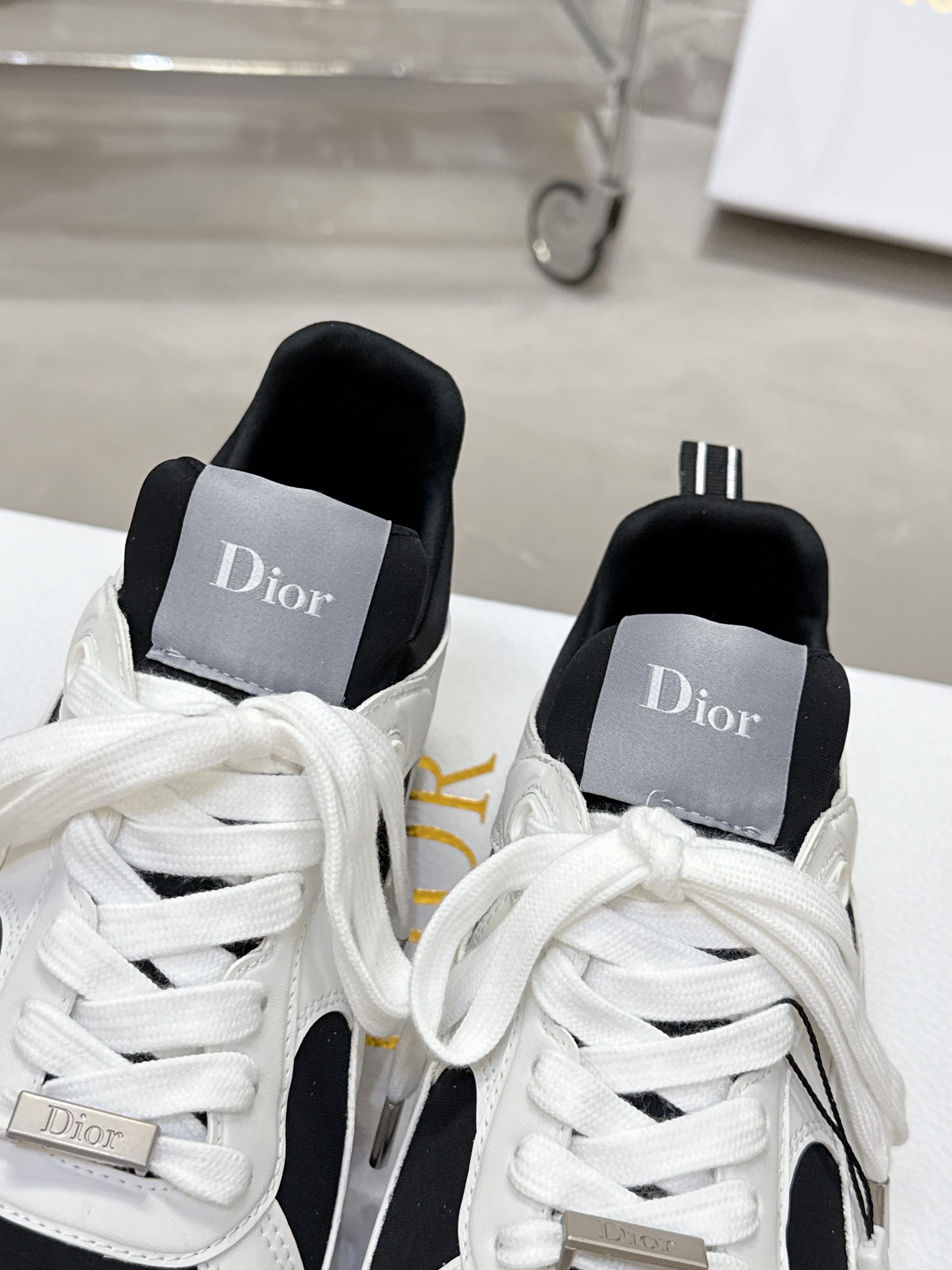Dior Mileシリーズ 休闲運動鞋 - 洗練されたデザインと快適性