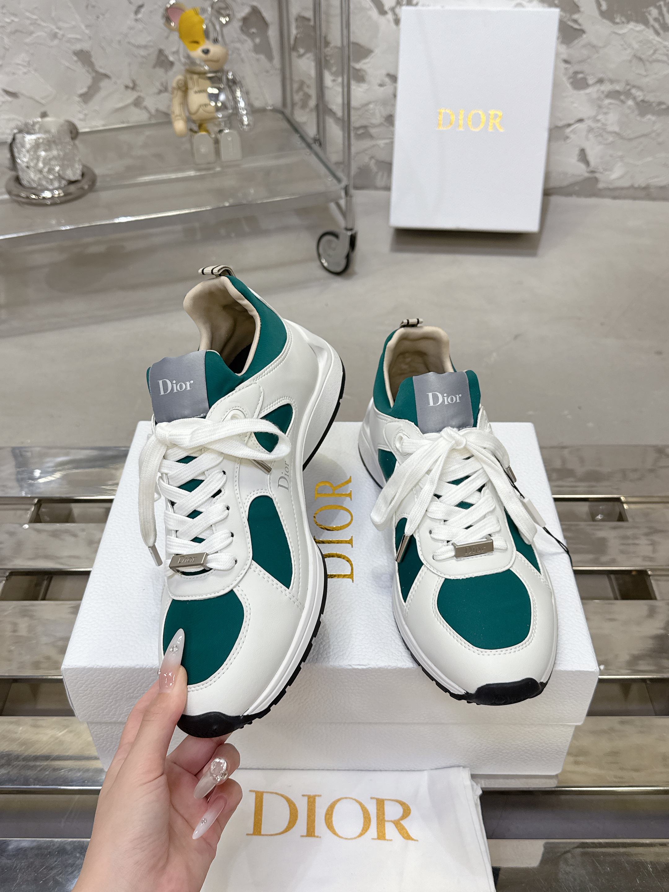 Dior Mileシリーズ 休闲运动鞋 - 高級素材と独特デザイン