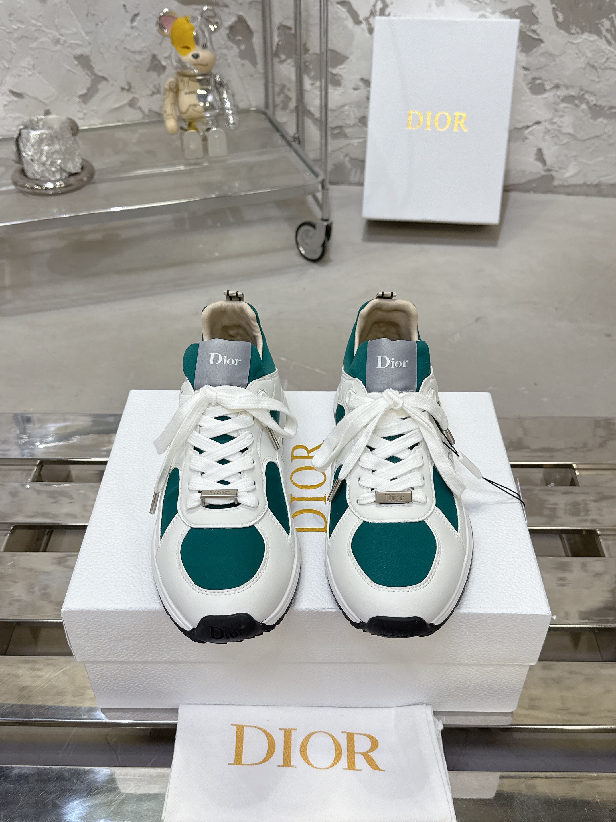 Dior Mileシリーズ 休闲运动鞋 - 高級素材と独特デザイン