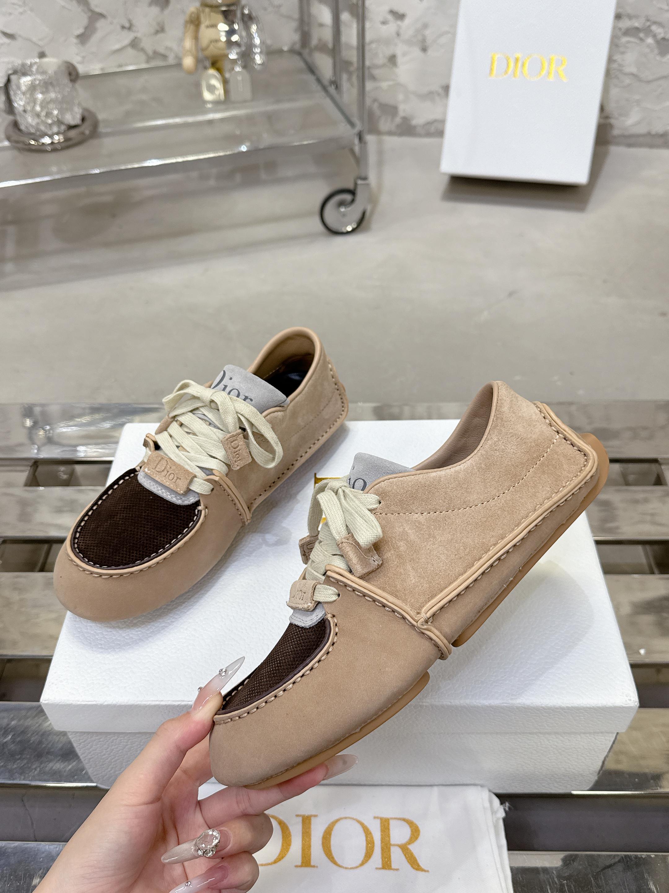 Dior Roadie スニーカー - 手作りのラグジュアリーと持続可能性