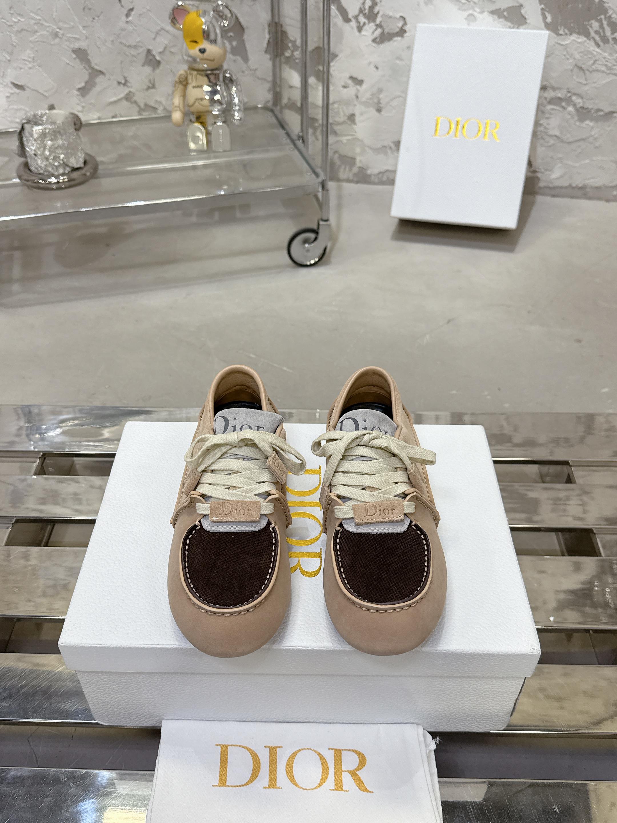 Dior Roadie スニーカー - 手作りのラグジュアリーと持続可能性