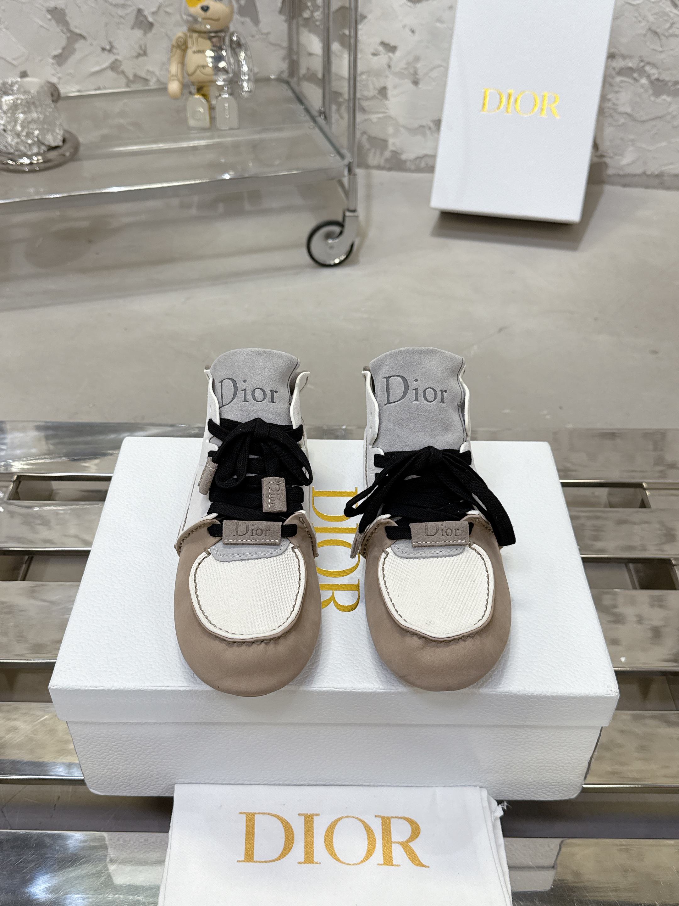 Dior Roadie カップル向け手作りスニーカー - ラグジュアリーなデザイン