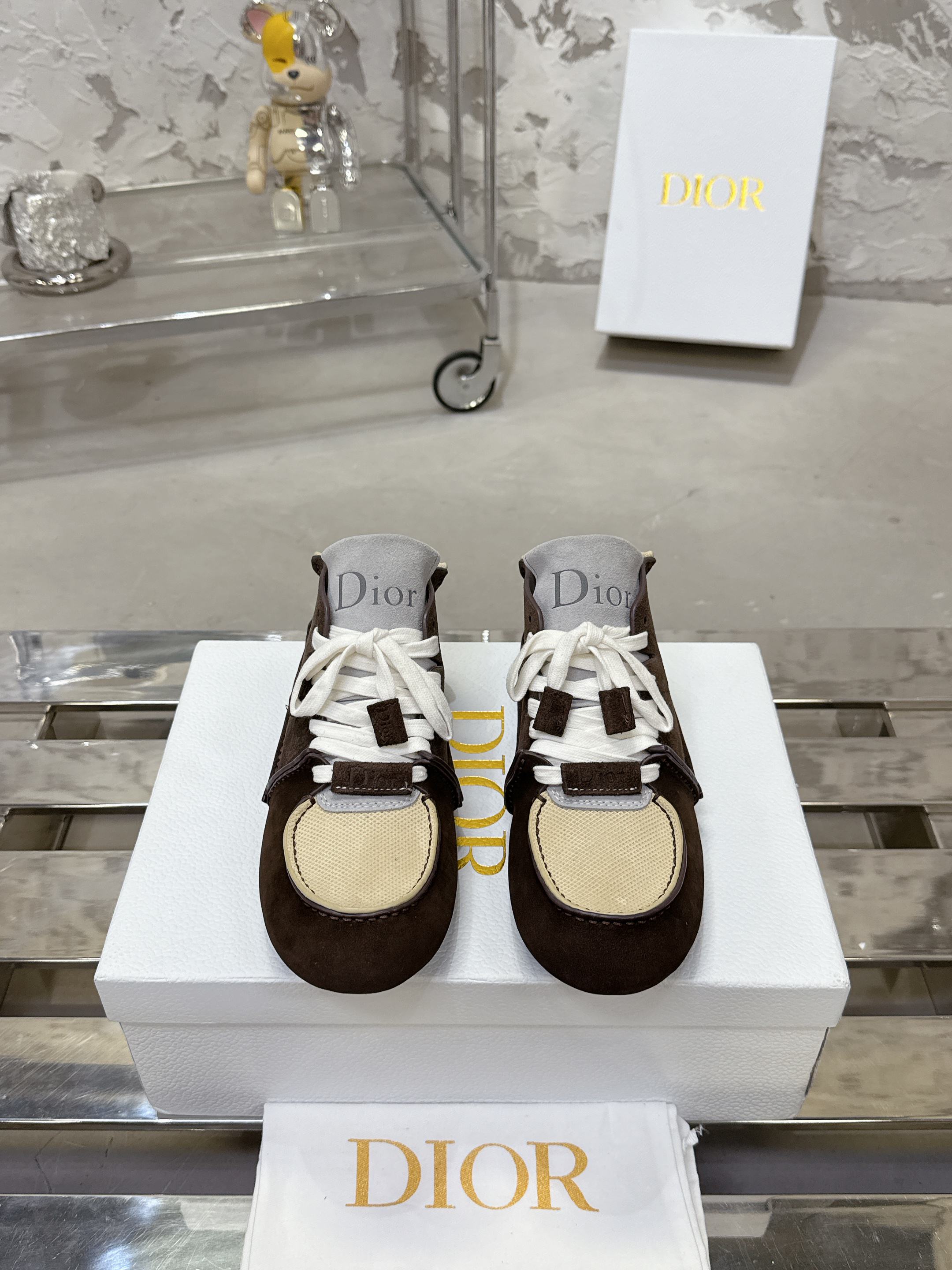 Dior Roadieシリーズ 手工製カップルスニーカー