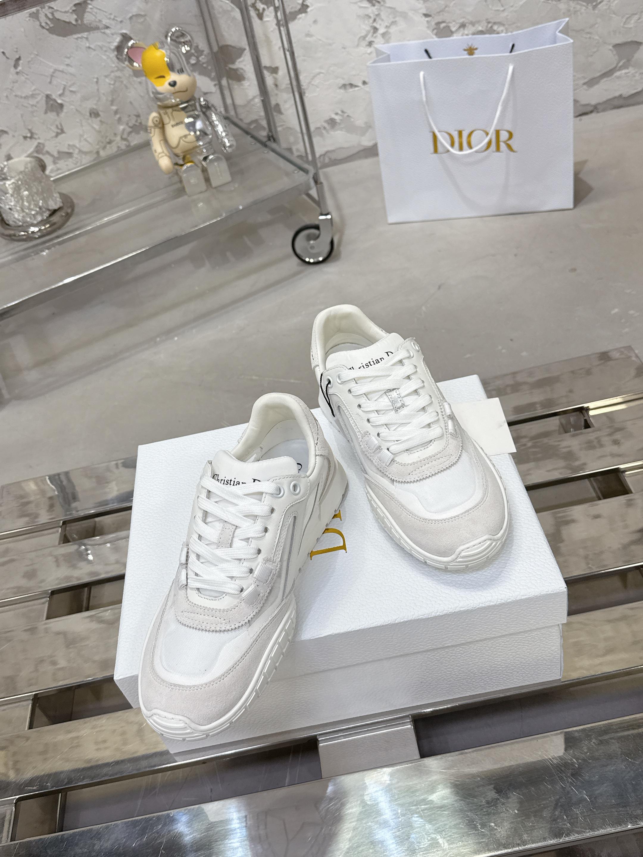 Dior Tech 运动鞋 - 秋冬にぴったりな復古美学の一足