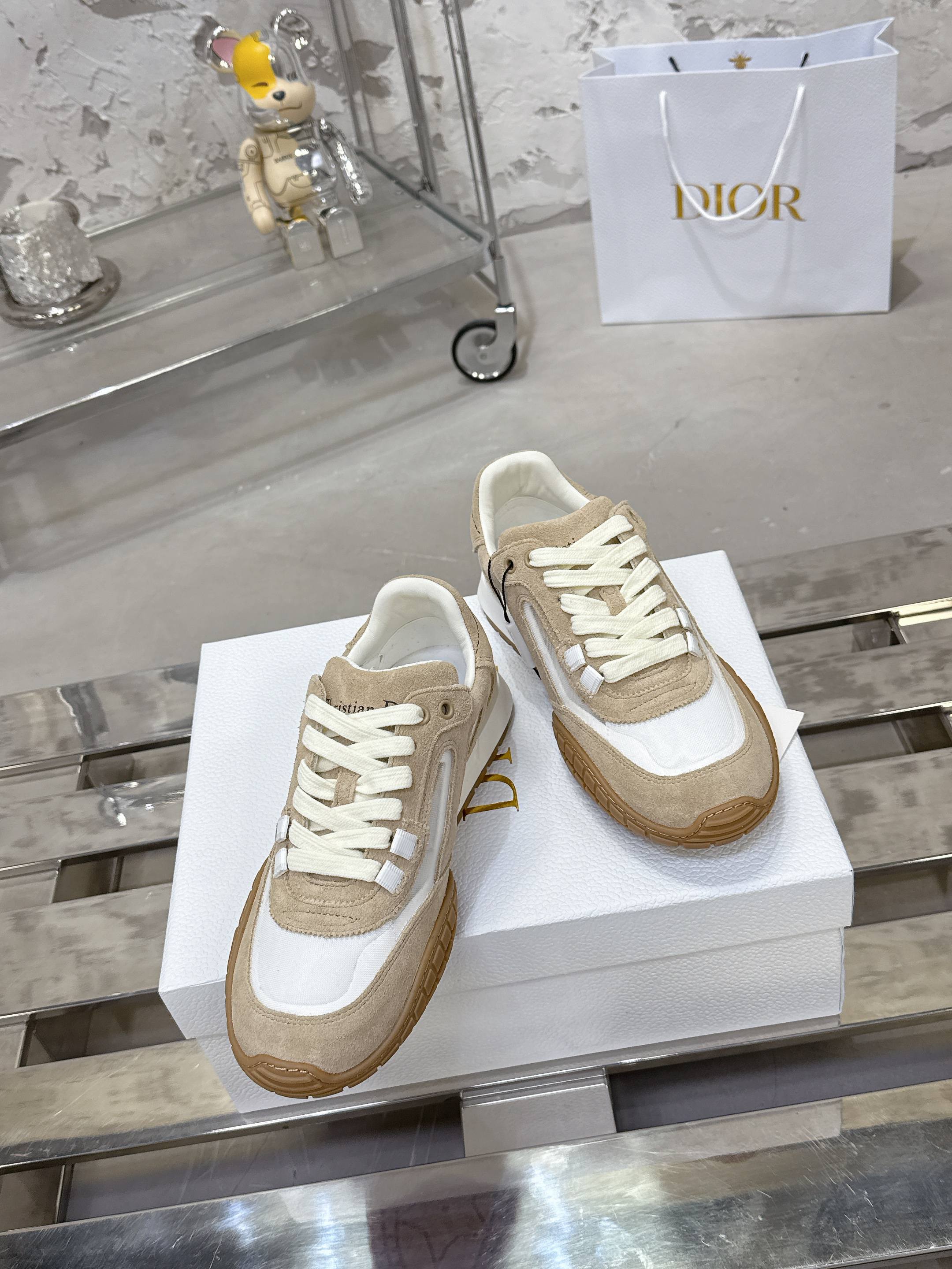 Dior Tech 运动鞋 - 秋冬向けの復古美学を表現