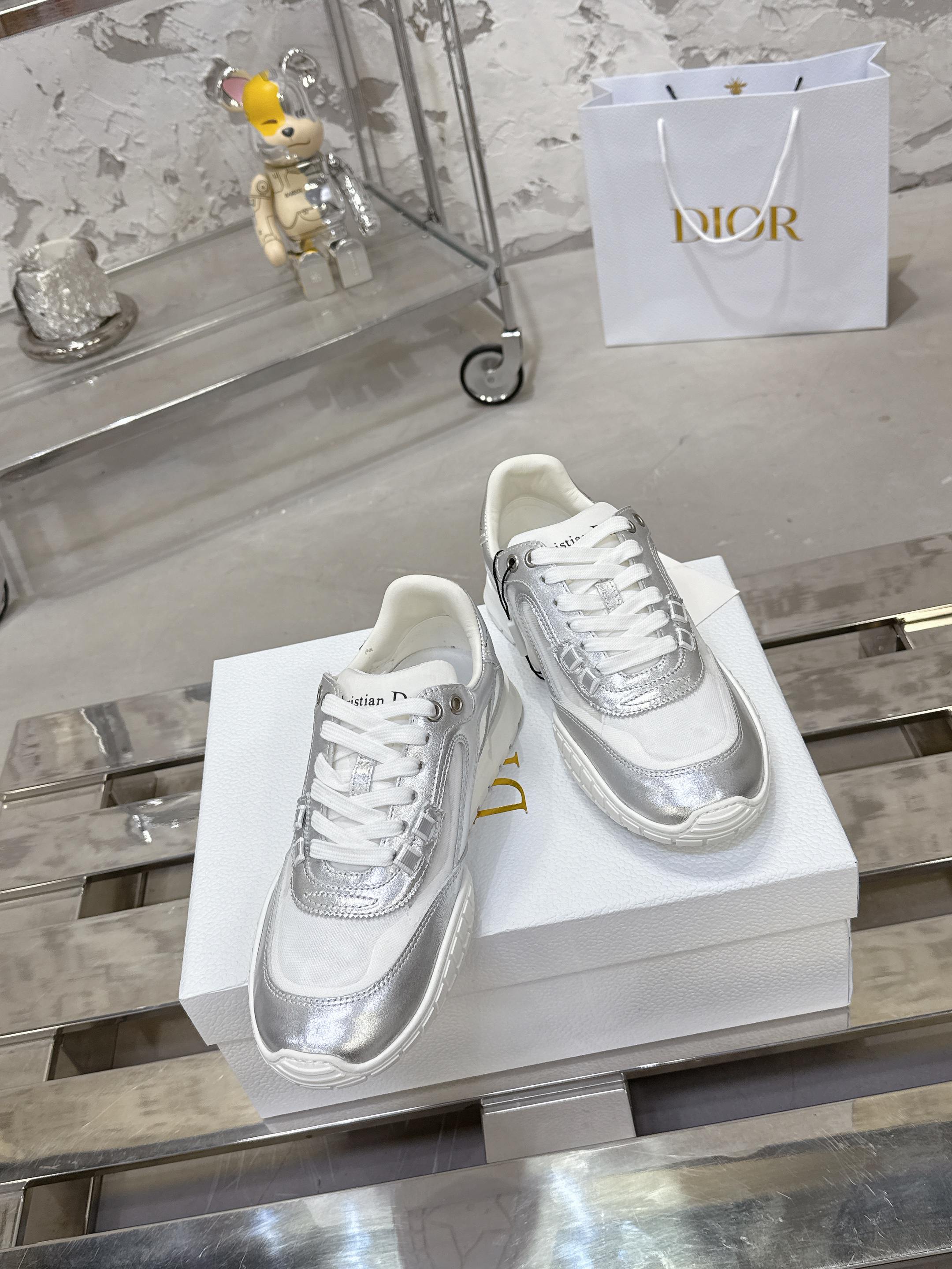 Dior Tech 运动鞋 - 秋冬のトレンドを先取りするスタイリッシュな一足