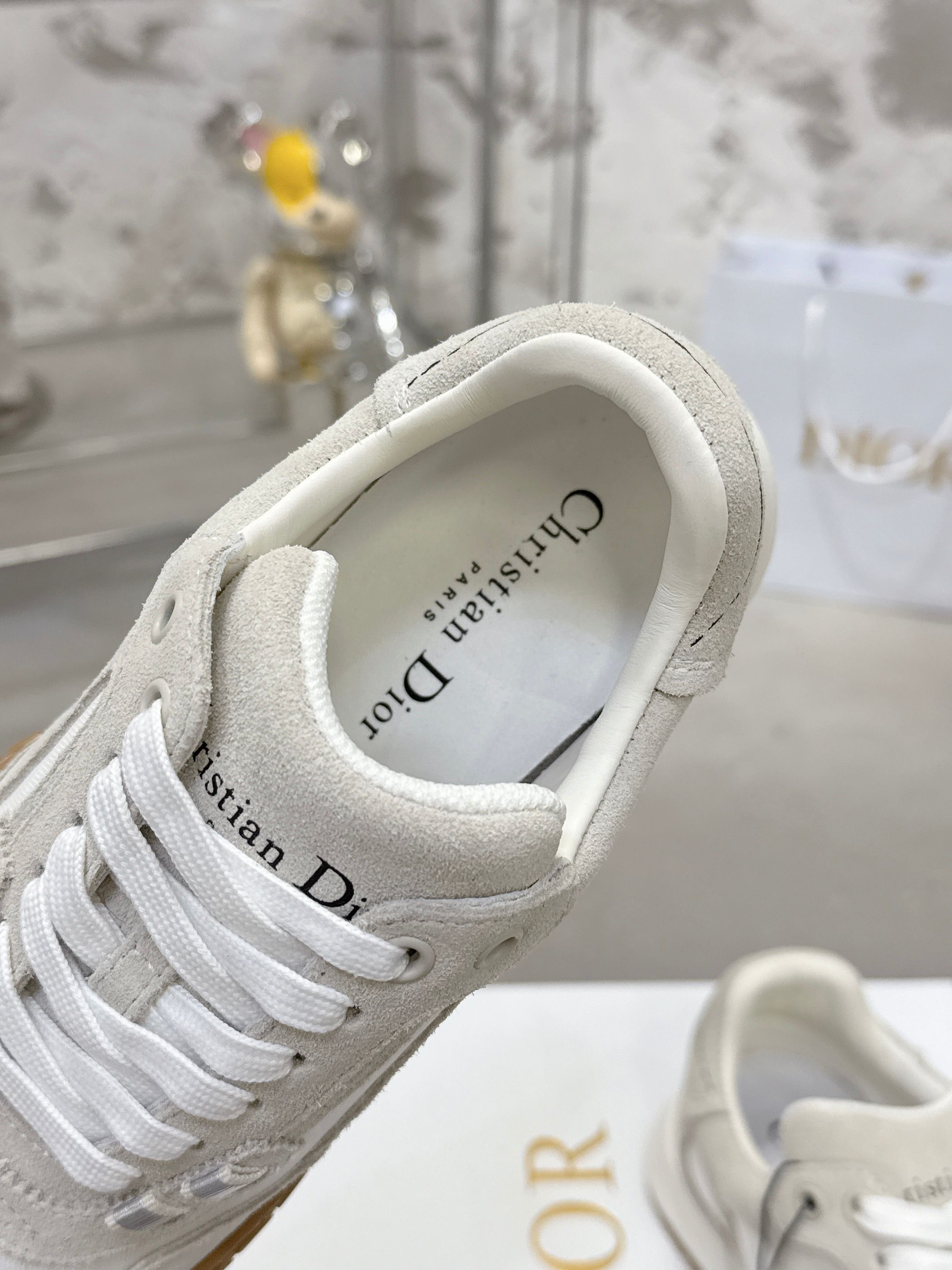 Dior Tech 运动鞋 - 復古美学を感じる秋冬スタイル