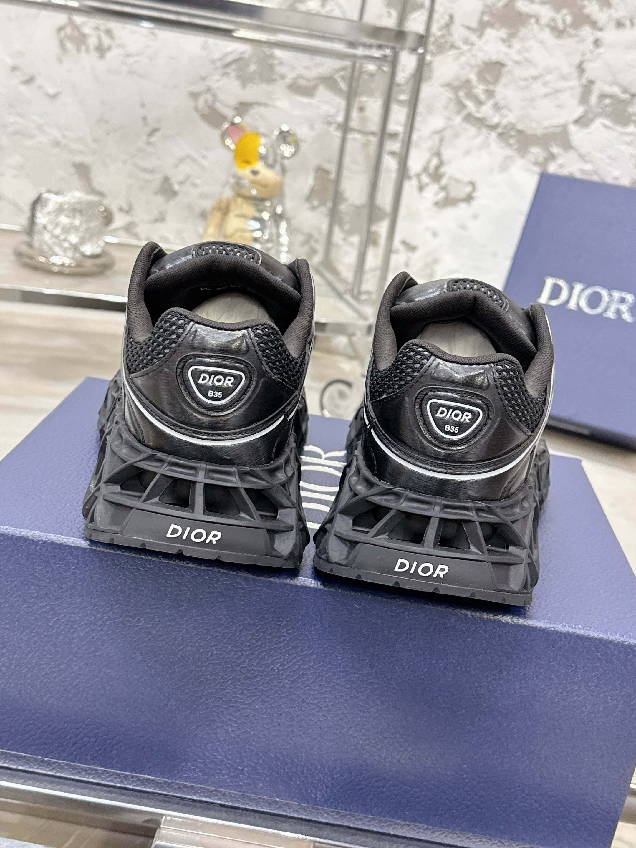 Dior B35 春夏男装用スニーカー - ラグジュアリーで快適なデザイン