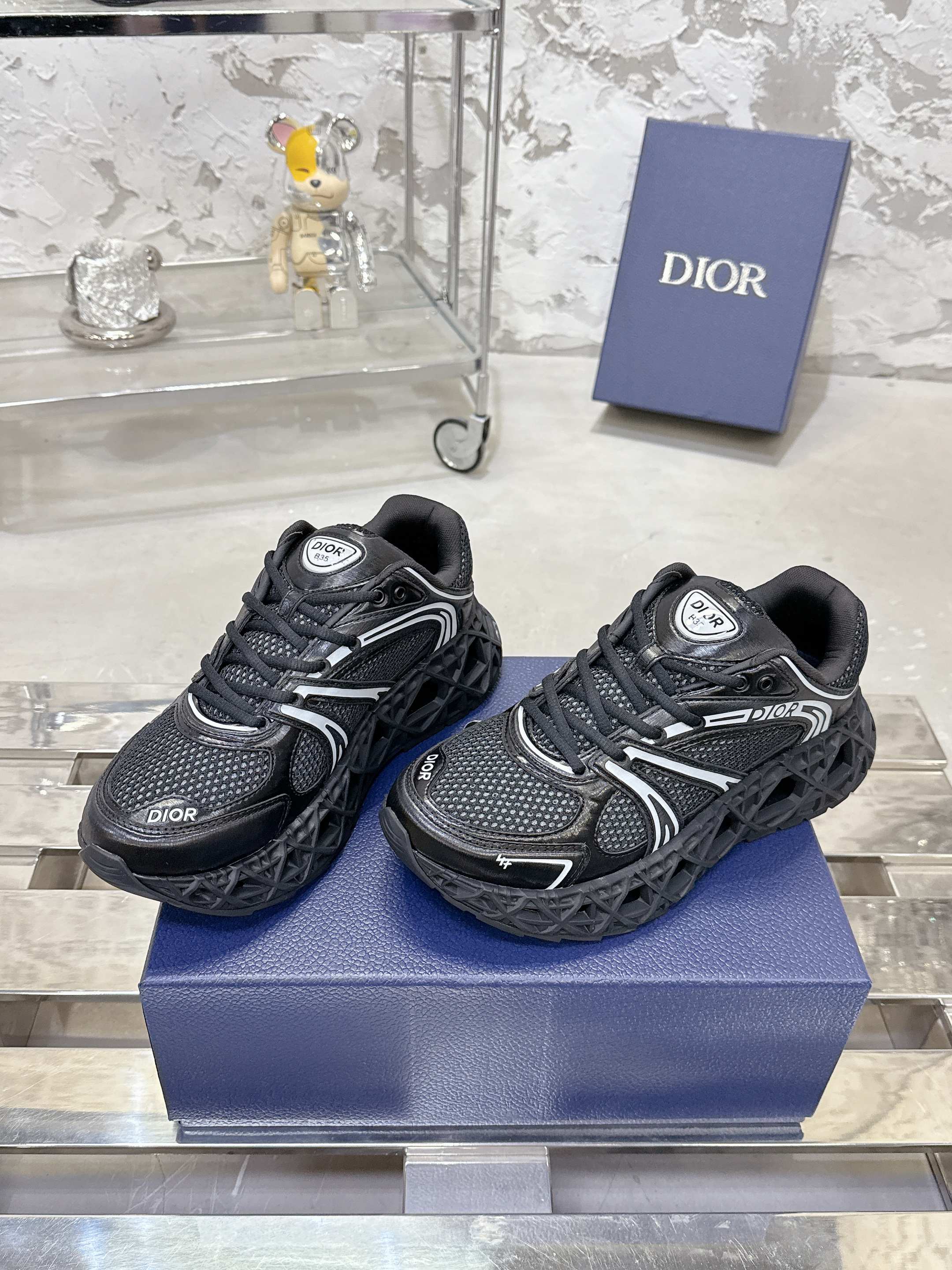 Dior B35 春夏男装用スニーカー - ラグジュアリーで快適なデザイン