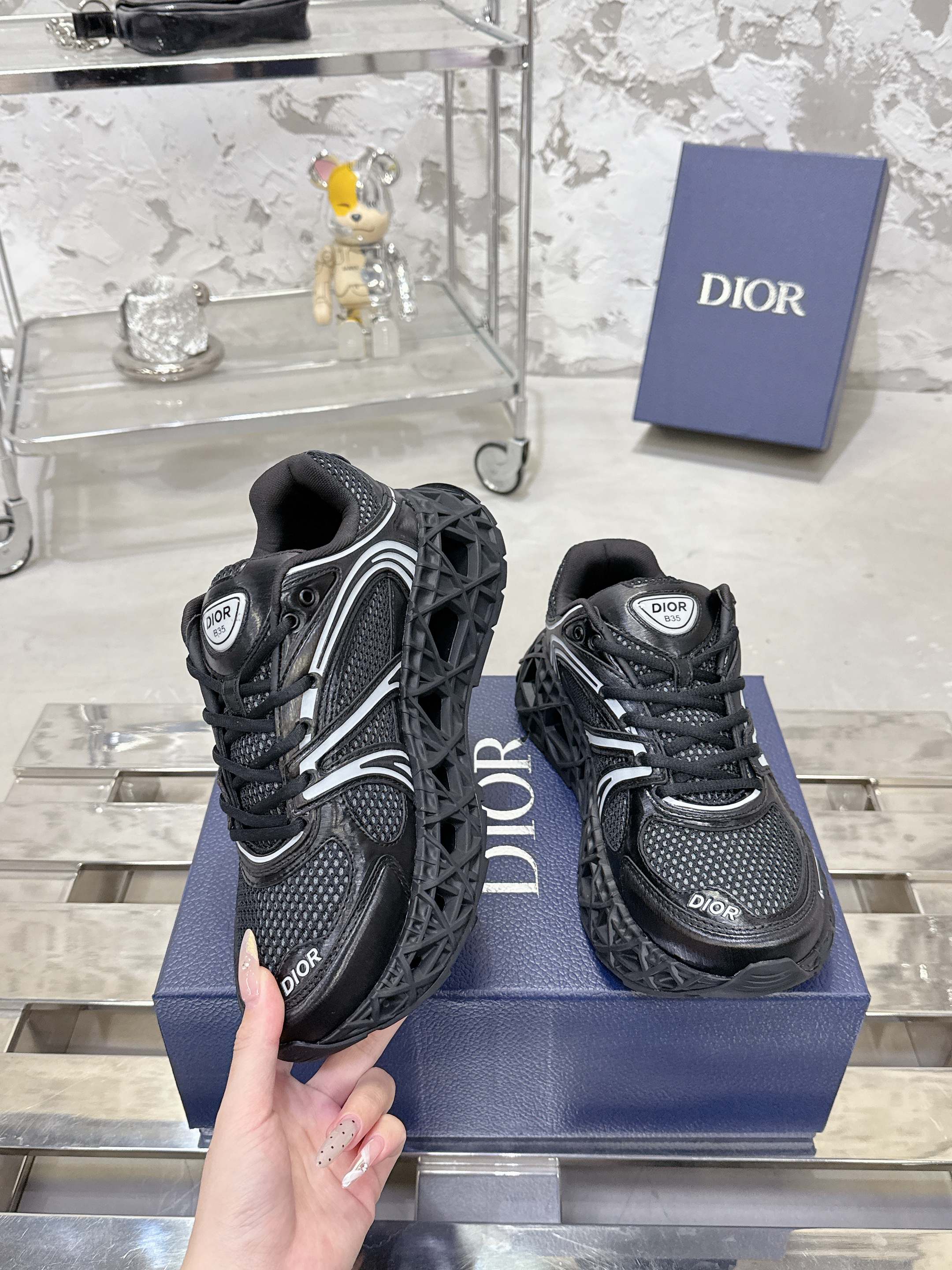 Dior B35 春夏男装用スニーカー - ラグジュアリーで快適なデザイン