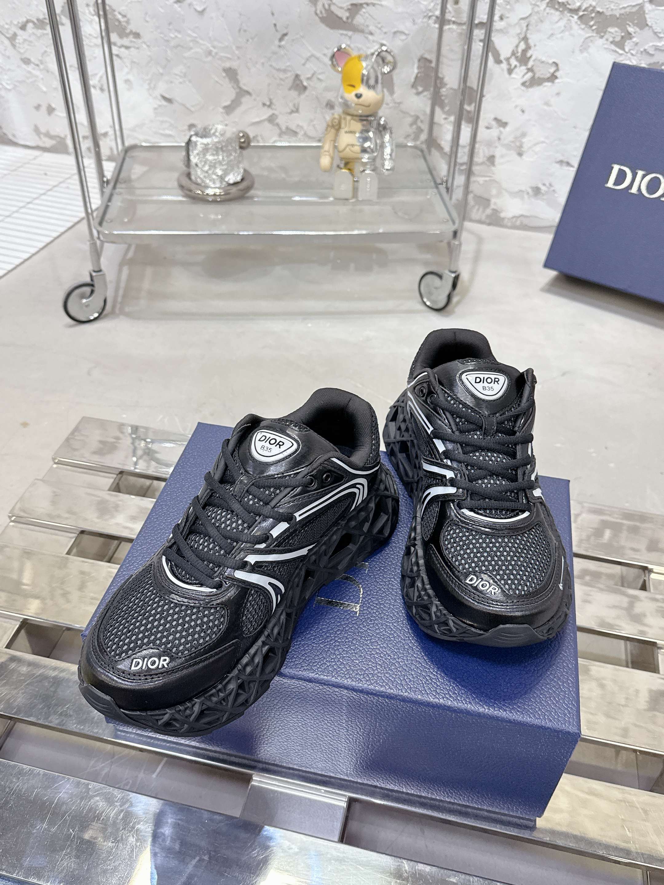 Dior B35 春夏男装用スニーカー - ラグジュアリーで快適なデザイン