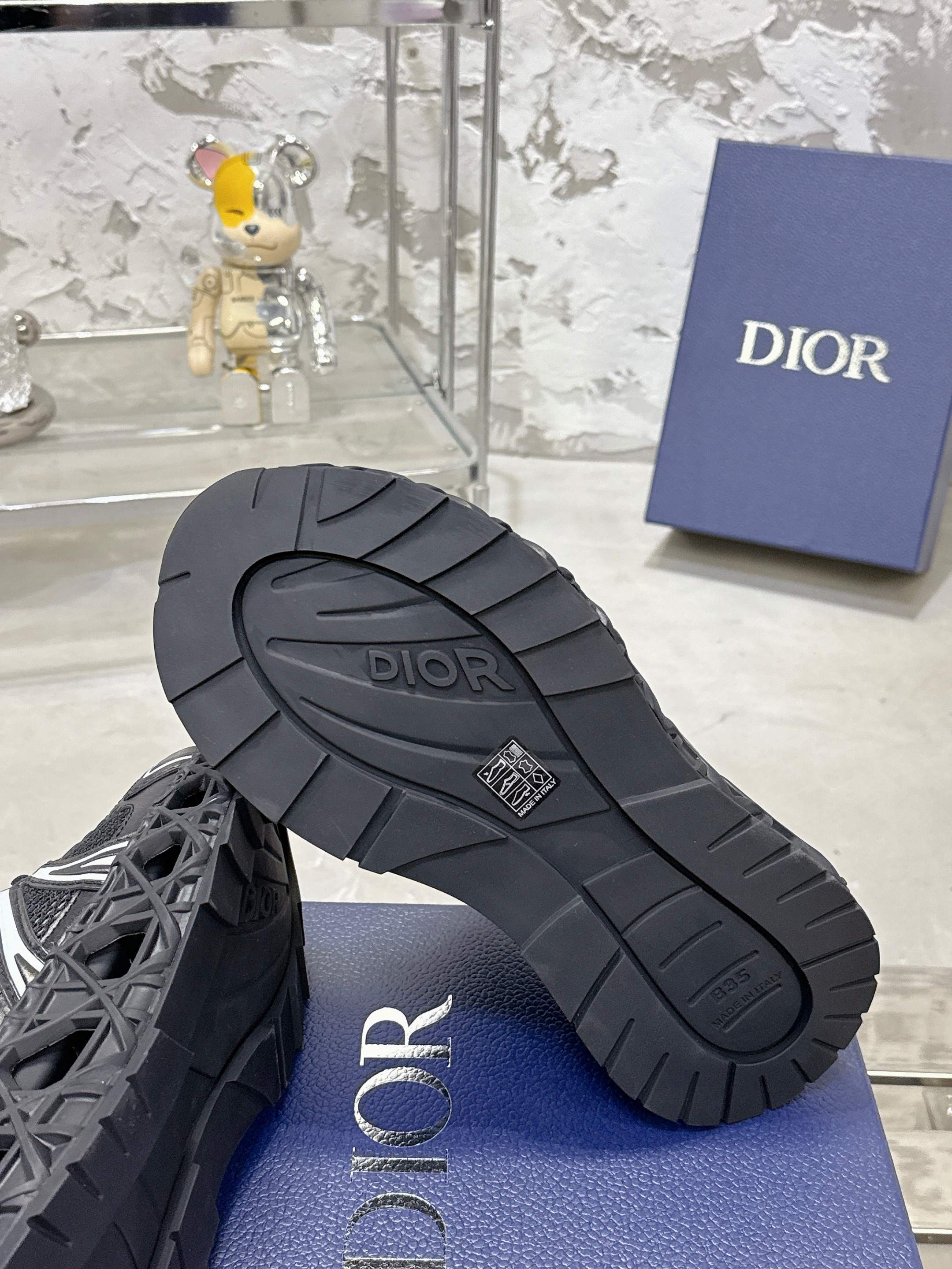 Dior B35 春夏男装用スニーカー - ラグジュアリーで快適なデザイン