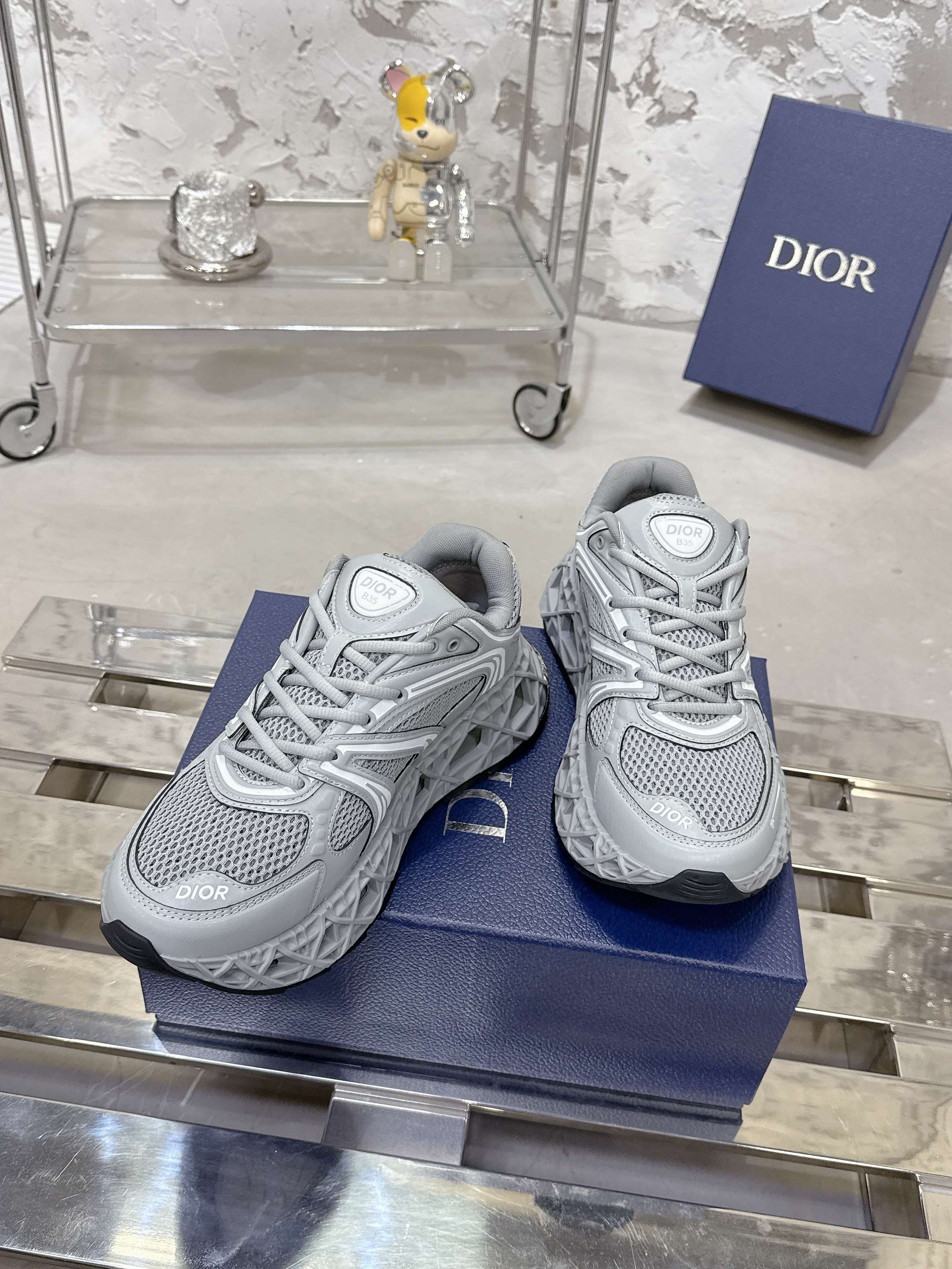 Dior B35春夏休闲运动鞋 - 高级皮革と透气性