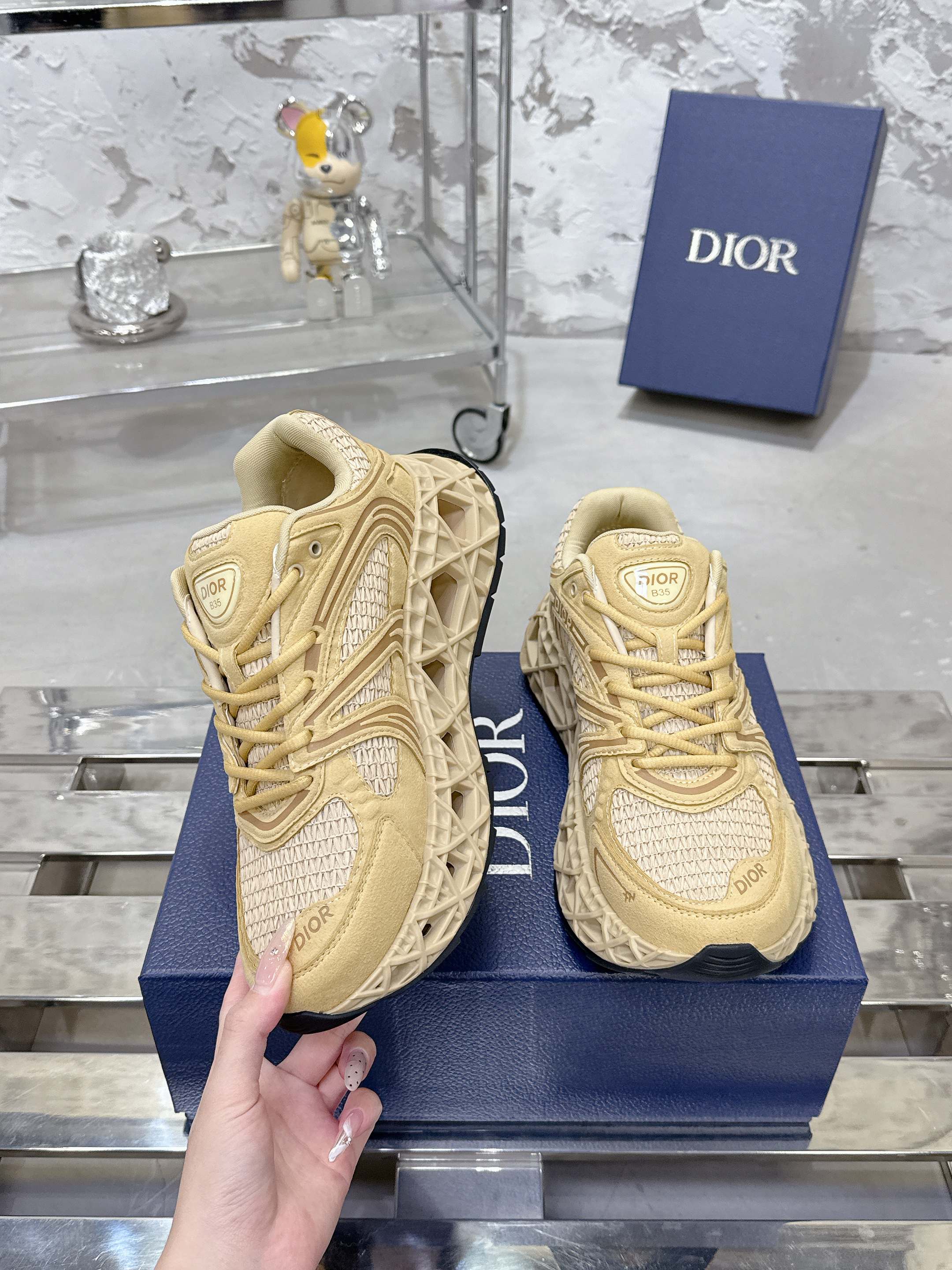Dior B35 春夏コレクション 高級スポーツシューズ
